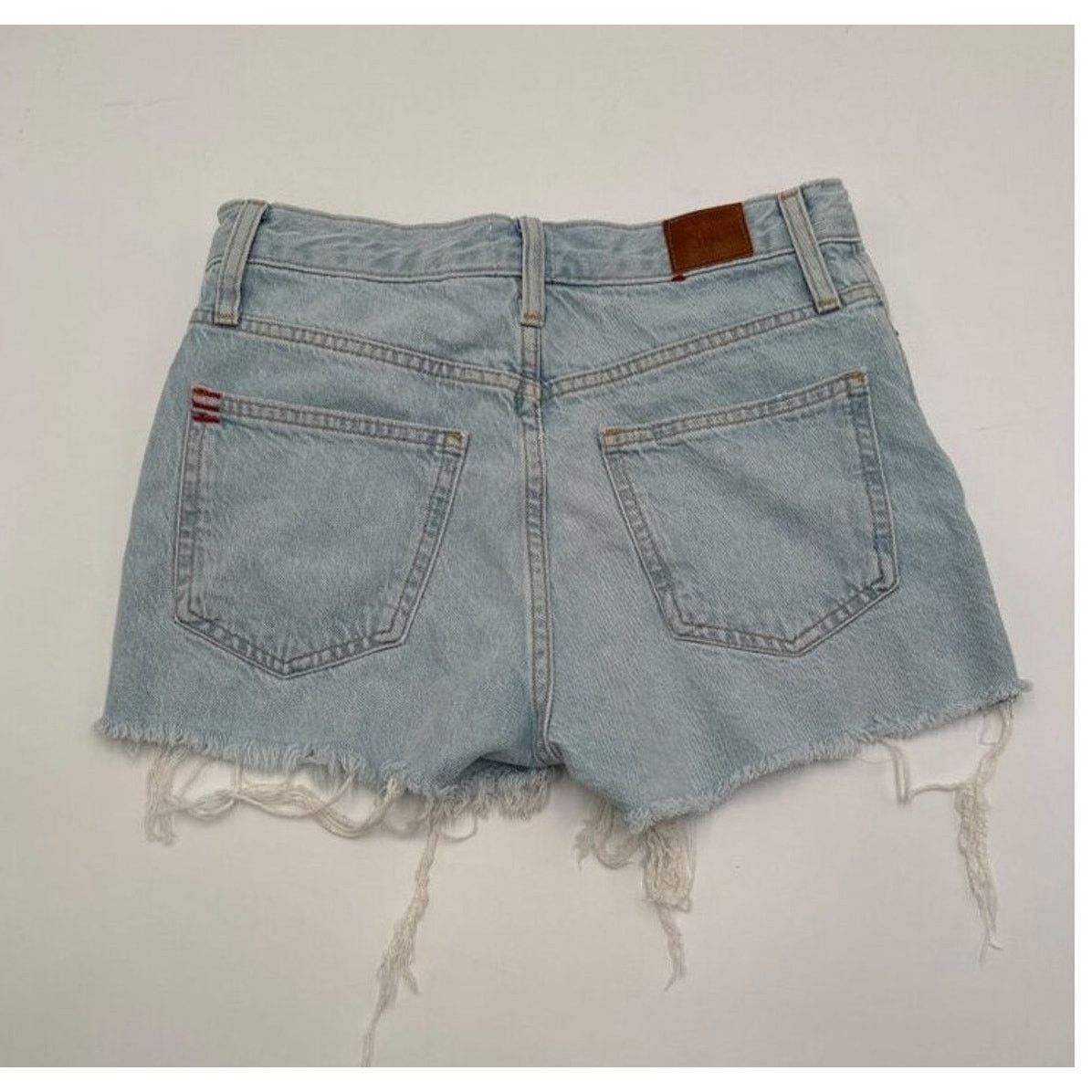Urban Outfitters BDG Girlfriend High-Rise Distressed Denim Shorts Size 24 Size 24" / US 00 / IT 34 - 2 Thumbnail