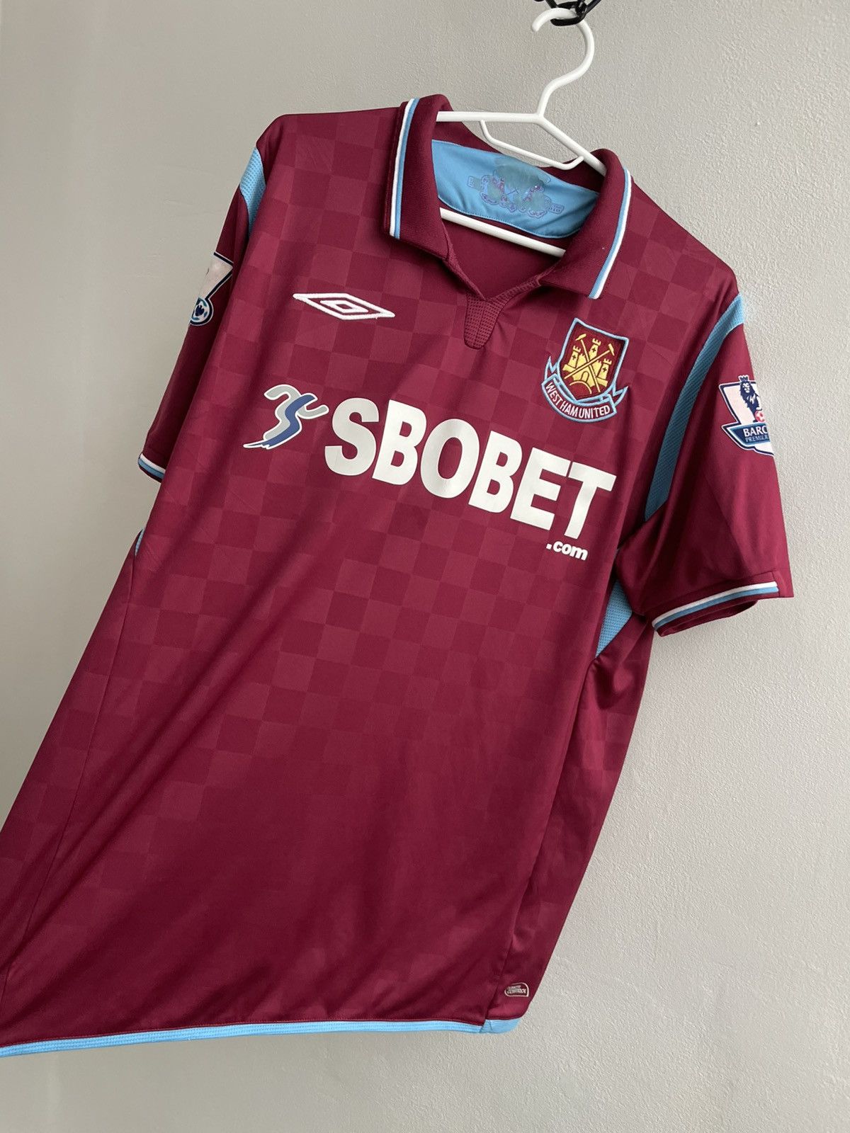 Umbro West Ham United 2009 2010 Home Football Shirt Soccer Jersey Size US L / EU 52-54 / 3 - 7 Thumbnail