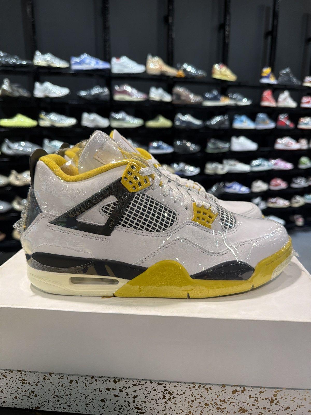 Jordan Brand Jordan 4 Vivid Sulfur Size-12W/10.5M Brand New Quick Ship Size US 10.5 / EU 43-44 - 3 Thumbnail