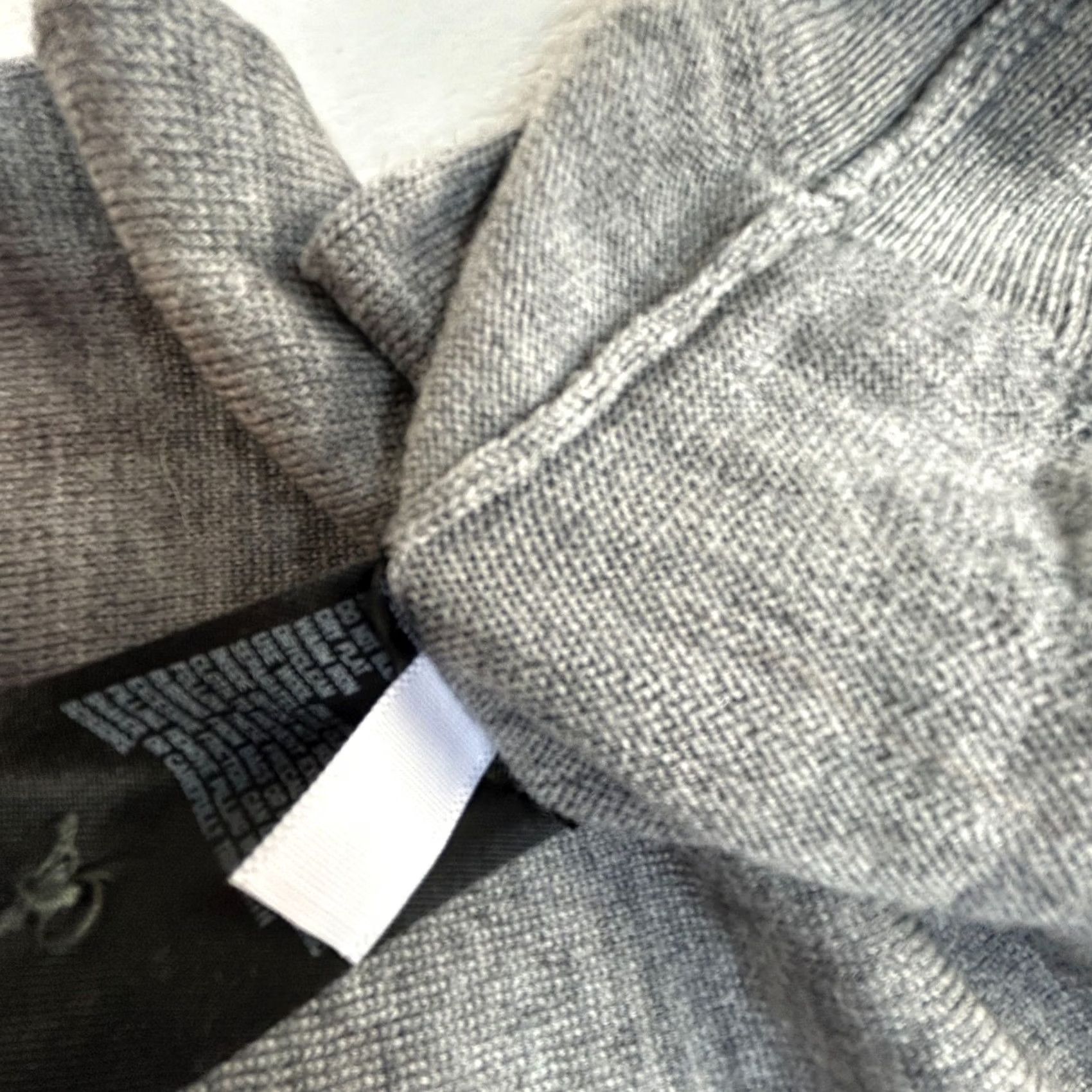 Uniqlo Uniqlo Mens Gray V-Neck Button-Up Cardigan Sweater Large Lightweight 100% Wool Size US L / EU 52-54 / 3 - 5 Thumbnail