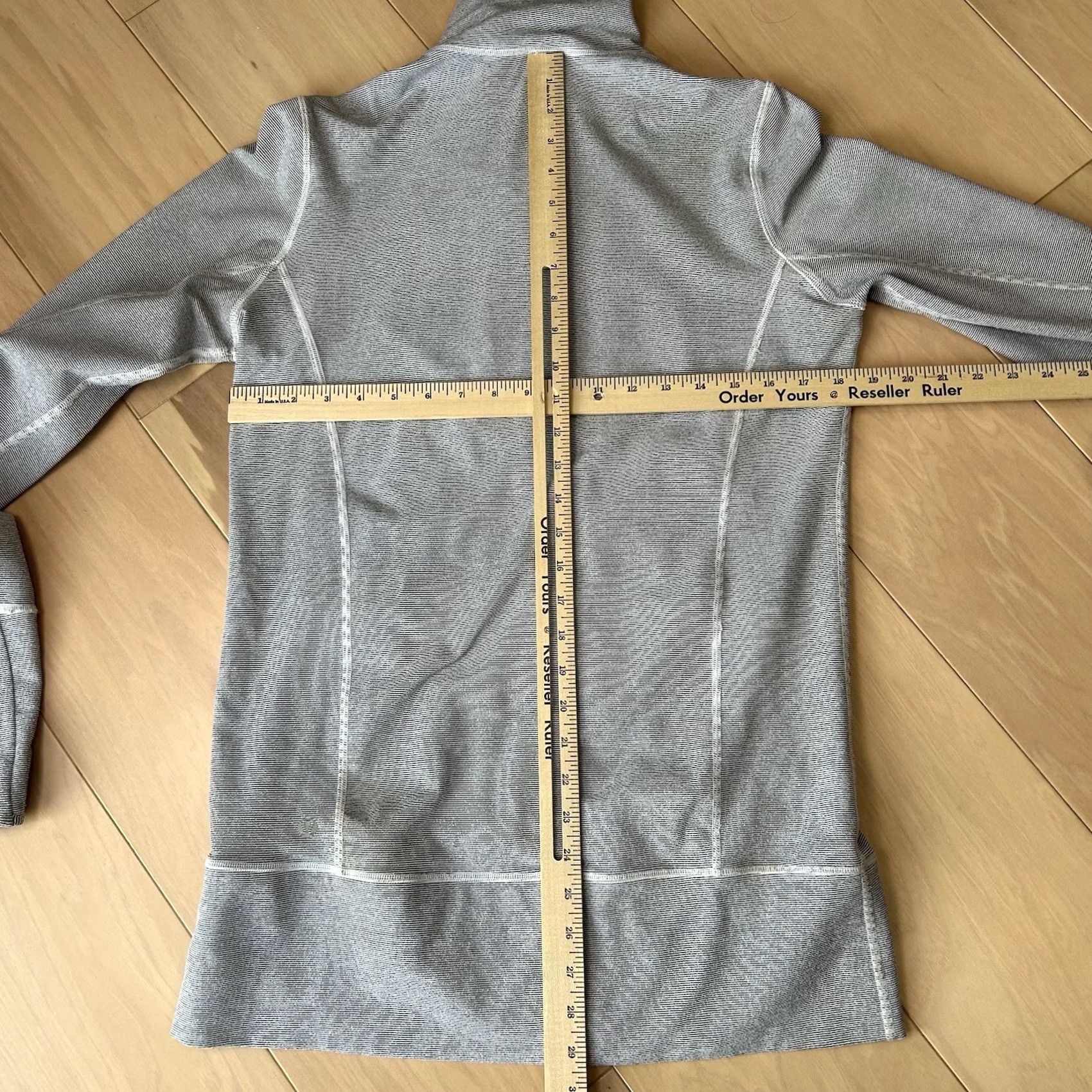Lululemon VINTAGE Lululemon In Stride Jacket Full Zip Long Sleeve Women’s 10 White / Dark Gray Athletic Jacket Womens 10 Regular Size L / US 10 / IT 46 - 7 Thumbnail