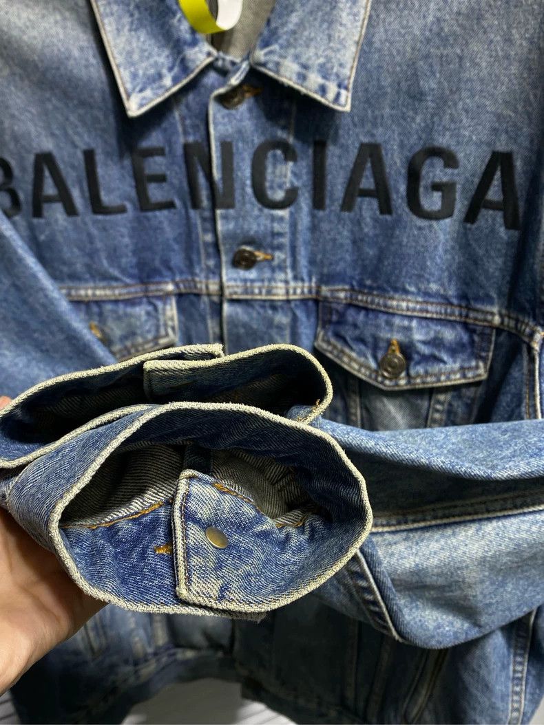 Balenciaga Balenciaga Denim jacket with embroidered logo Size US S / EU 44-46 / 1 - 5 Thumbnail
