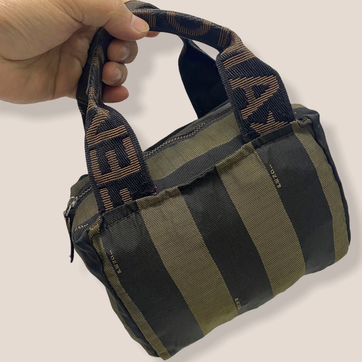 Fendi ‼️LASTDROP‼️AUTHENTIC FENDI ROMA MINI BOX SQUARE CARRY HANDBAG Size ONE SIZE - 5 Thumbnail