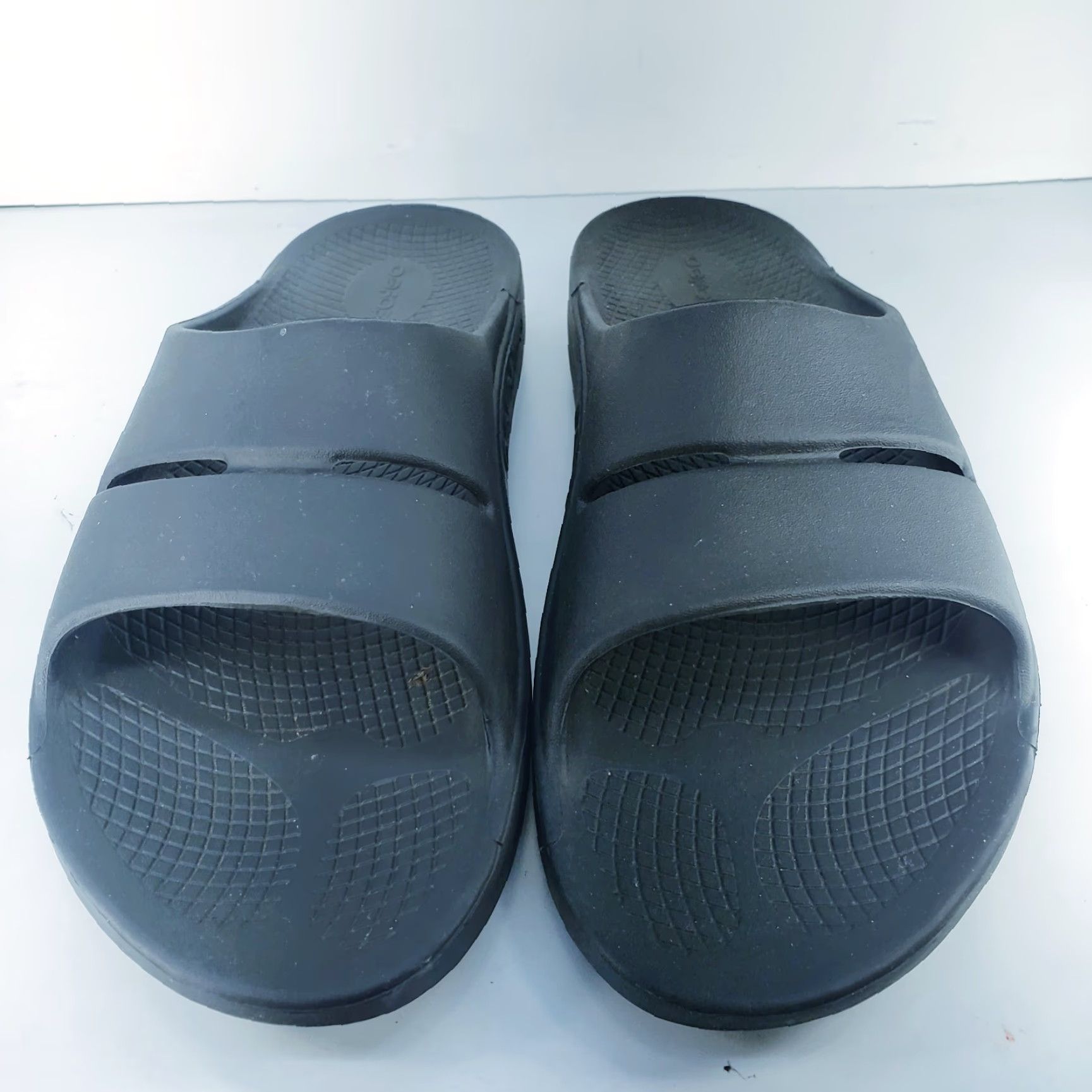 Vintage OOFOS Men’s OOahh Slide Black 13 Casual Sandal Rubber Upper Cushy Comfort Recovery Athletic Shoes Mens Black Slide Size ONE SIZE - 2 Thumbnail