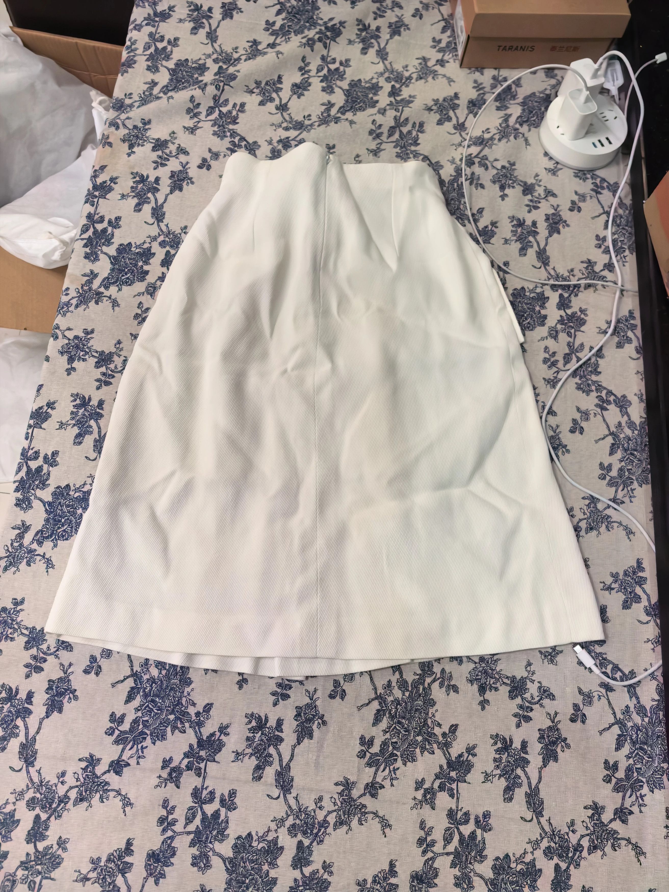 Celine Celine White A-Line Skirt w/ Metal Waist Tag 38 Size 26" / US 2 / IT 38 - 7 Thumbnail