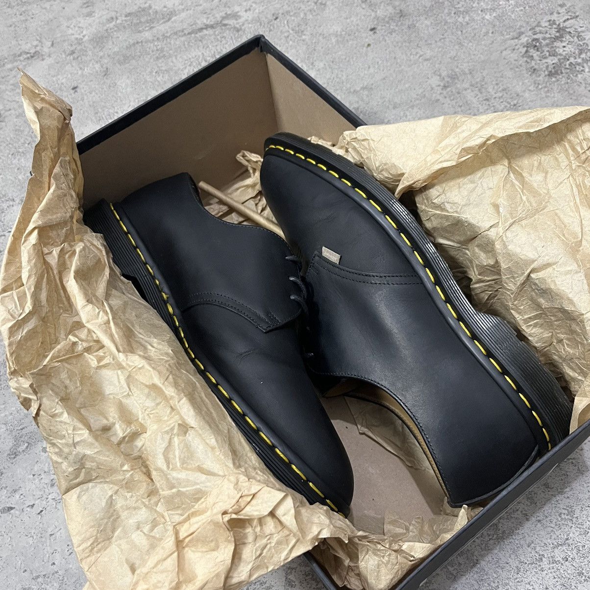 Dr. Martens × JJJJound JJJJound x Dr. Martens Archie II Crazy Leather Shoes - Black Size US 9 / EU 42 - 11 Thumbnail
