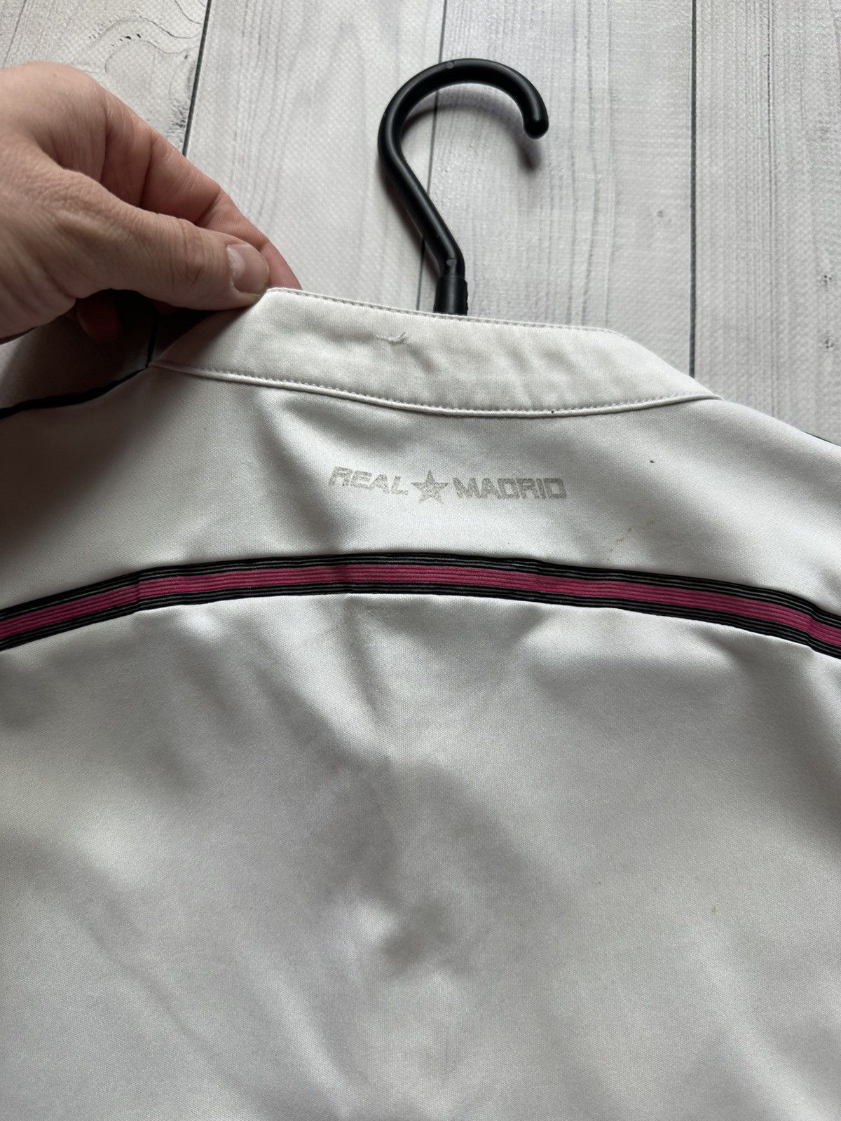 Adidas × Vintage Vintage Real Madrid soccer jersey size S adidas Size US S / EU 44-46 / 1 - 14 Thumbnail