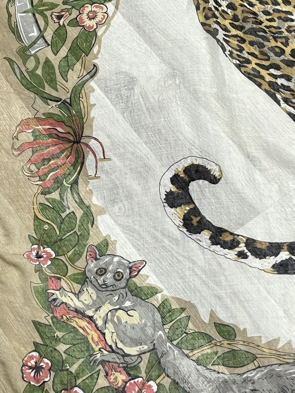GOA VERYRARE🔥Vintage GOA LEOPARD COUPLE Flora & Fauna Big Scarf Size ONE SIZE - 7 Thumbnail