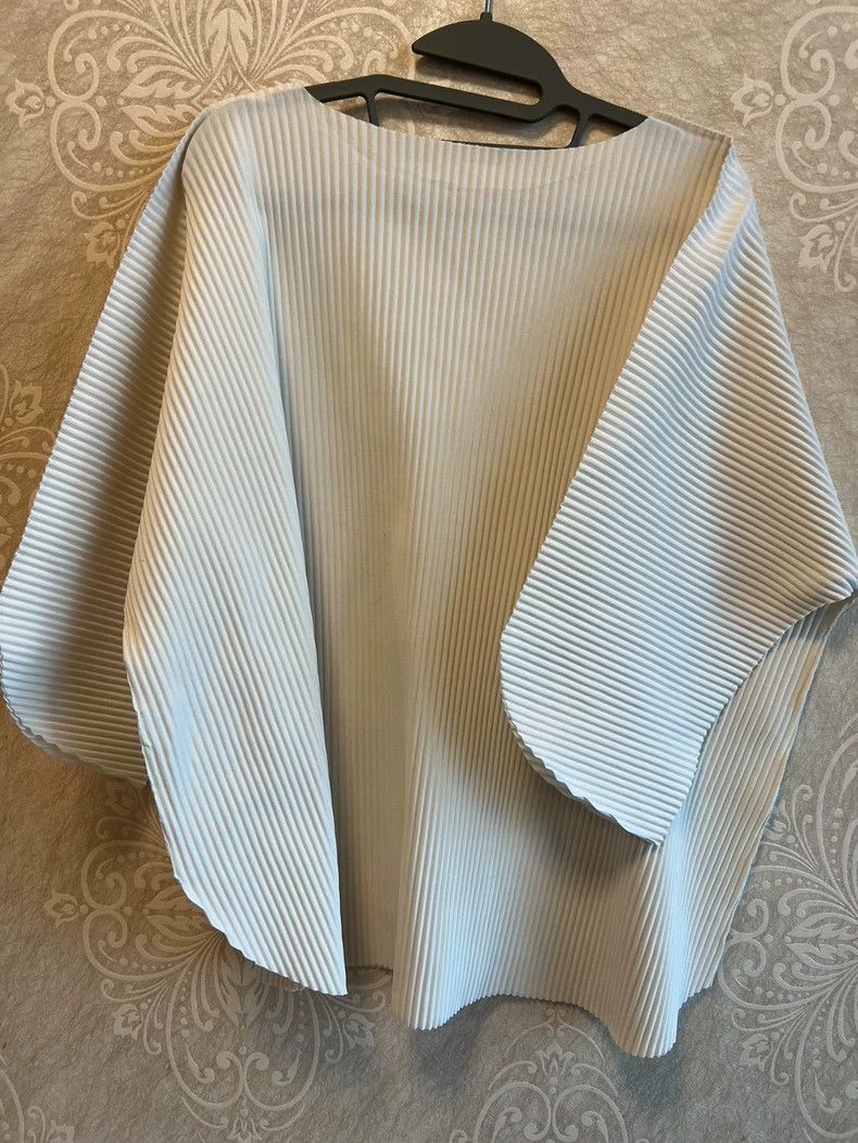 Issey Miyake Issey Miyake size:one size Off-white pleated long-sleeved Size XS / US 0-2 / IT 36-38 - 2 Thumbnail