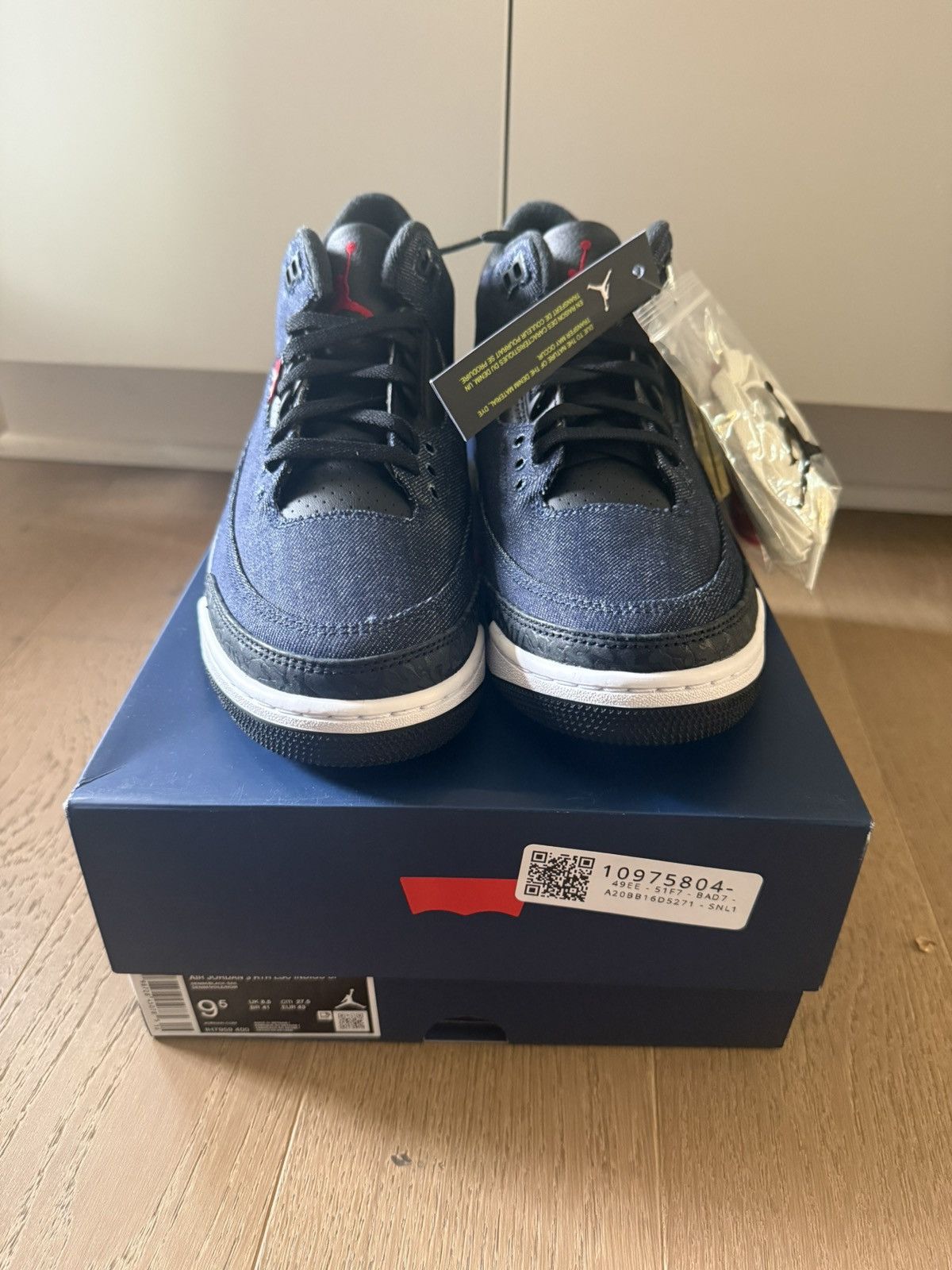 Jordan Brand × Levi's Levis x Air Jordan 3 Retro SP Denim Blue IH7959-400 Size US 9.5 / EU 42-43 - 6 Thumbnail