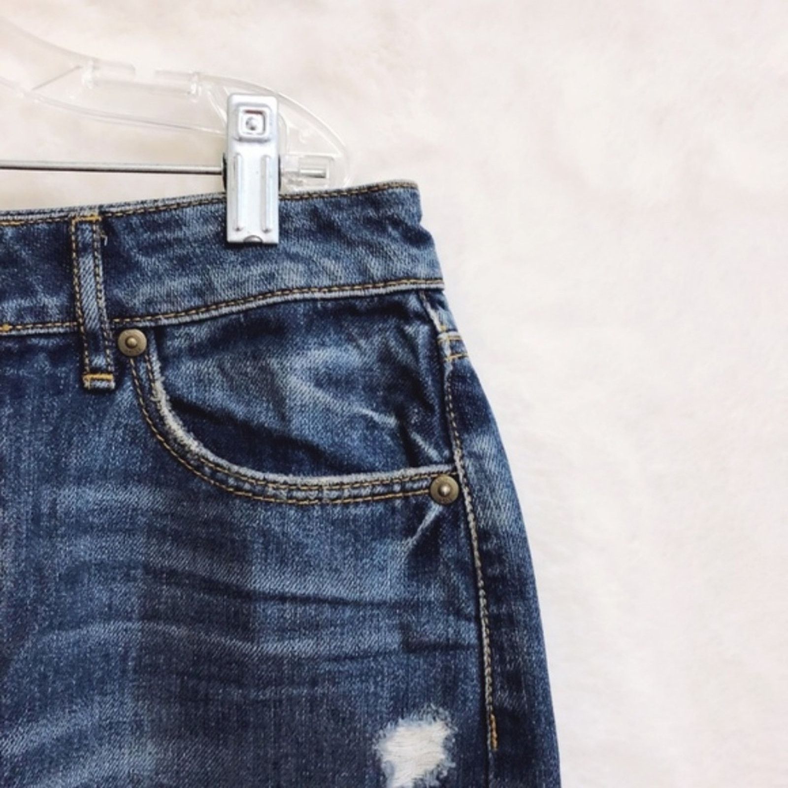 Loft LOFT Medium Wash Distressed Denim Skirt with Front Slit Size 26" / US 2 / IT 38 - 2 Thumbnail