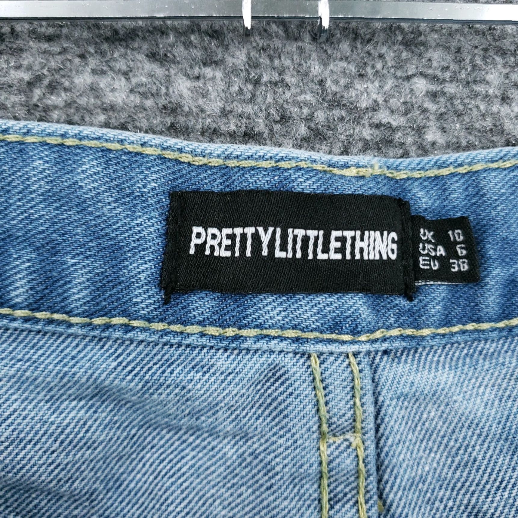 PrettyLittleThing Pretty Little Thing Shorts Womens 6 Blue Mom High Rise Denim Light Wash Spring Summer 6 Womens Blue Jeans Shorts Size 28" / US 6 / IT 42 - 7 Thumbnail