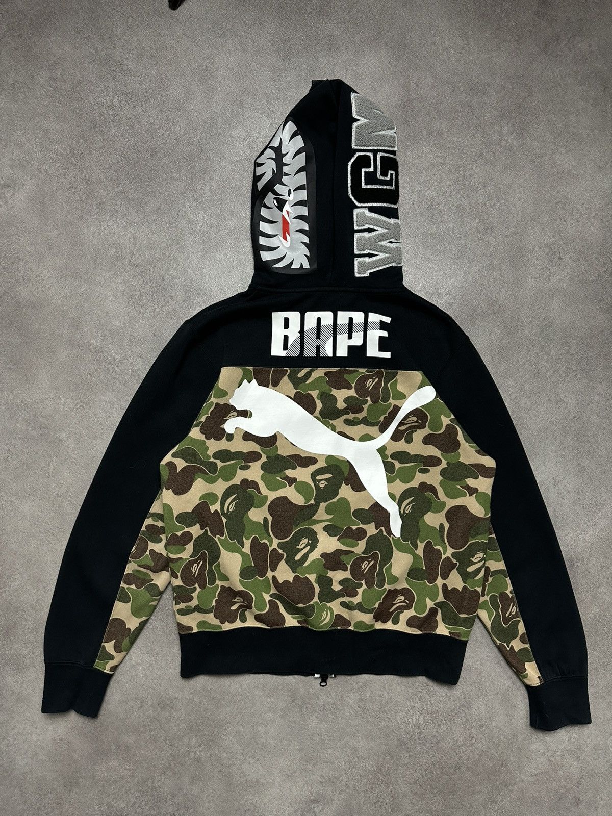 Bape × Puma BAPE X PUMA ABC CAMO SHARK HOODIE USED SIZE MEDIUM BLACK Size US M / EU 48-50 / 2 - 6 Thumbnail