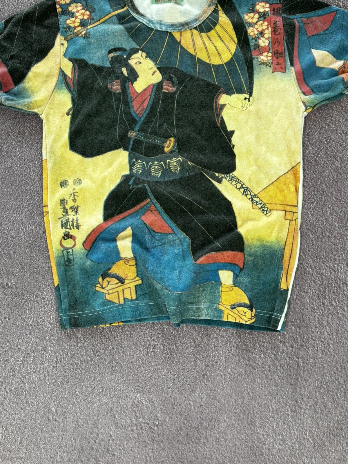 Japanese Brand Japanese Brand Vintage Y2K Multicoloured Rare T-Shirt Size M / US 6-8 / IT 42-44 - 3 Thumbnail