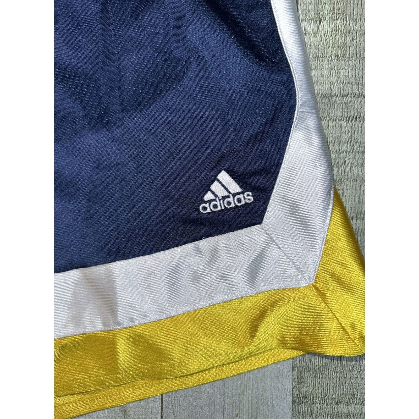 Adidas VINTAGE adidas Basketball Shorts Men L Blue Gold Satin Pockets Athletic Size US 33 - 2 Thumbnail