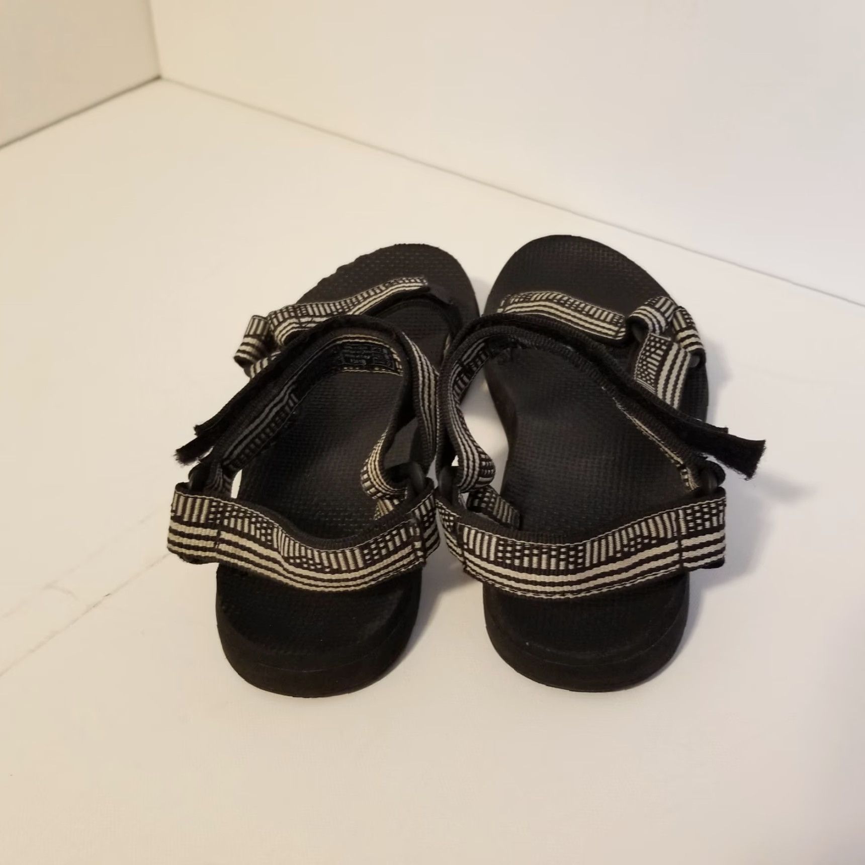 Teva TEVA Women's Strappy Sandals, Size 5, Black, Colorful Style, Model F3018D Size US 5 / IT 35 - 4 Thumbnail