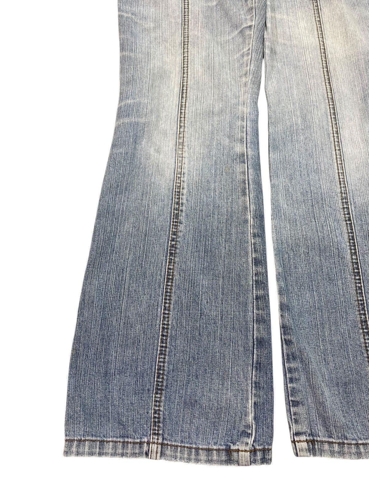 Japanese Brand Japanese Brand Blue Wash Arrow Line Style Flare Jeans Size US 28 / EU 44 - 5 Thumbnail