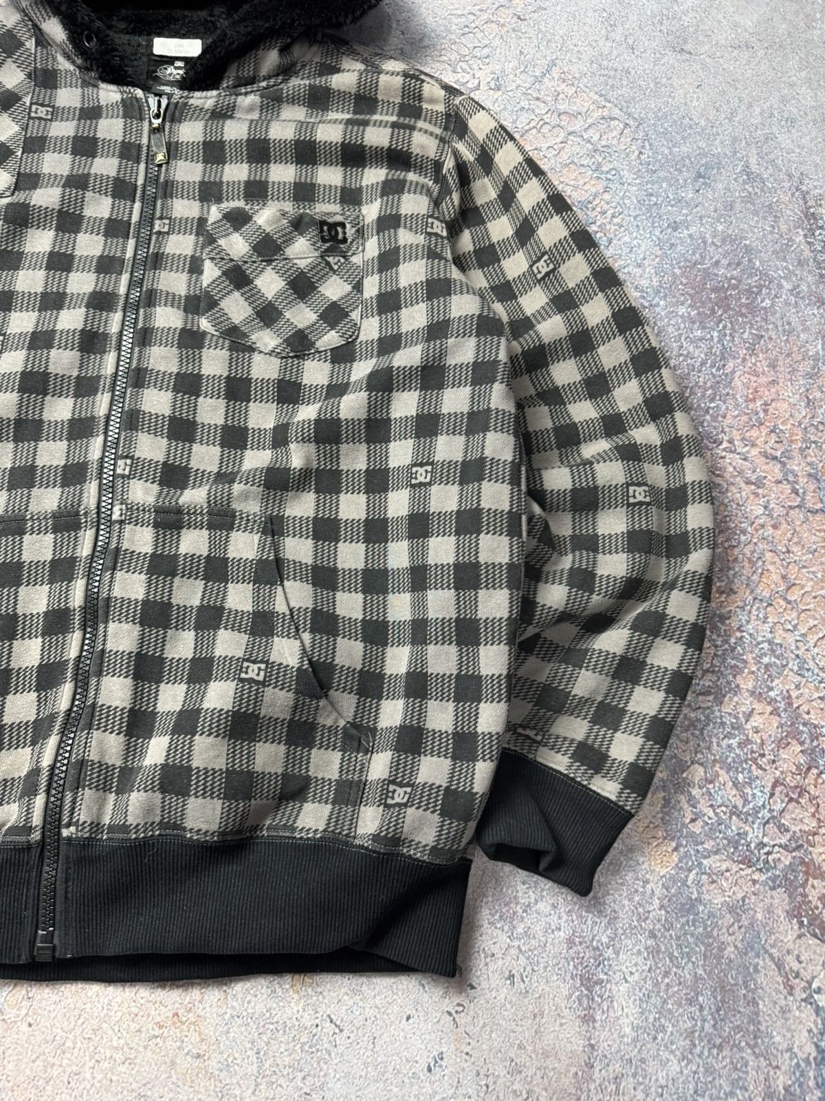 DC DC Shoes Men Hoodie Gray Cotton Plaid Premium Y2K Skate Size US XL / EU 56 / 4 - 3 Thumbnail
