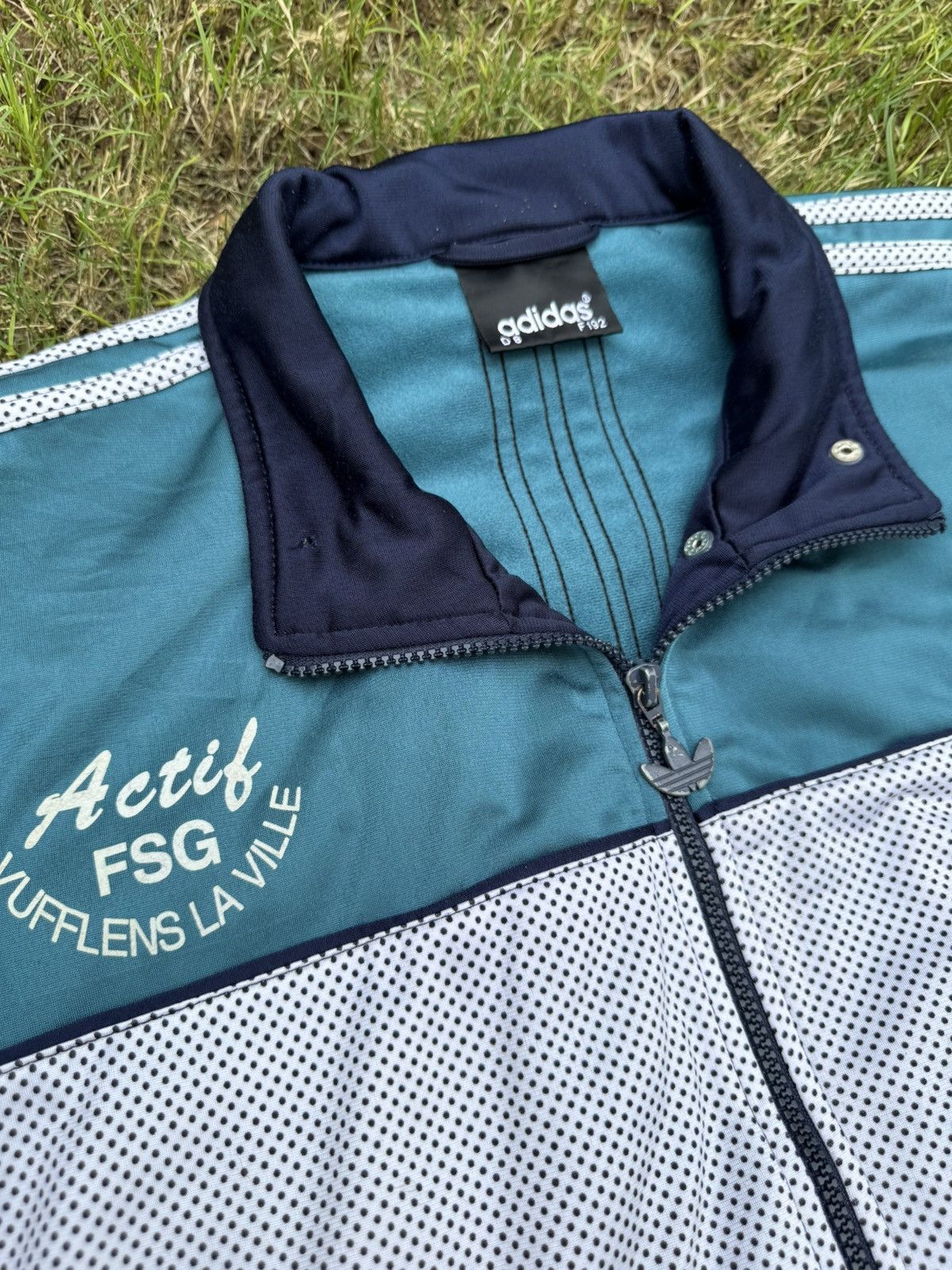 Adidas Adidas Originals vintage 90s blue and white track jacket Size US L / EU 52-54 / 3 - 5 Thumbnail