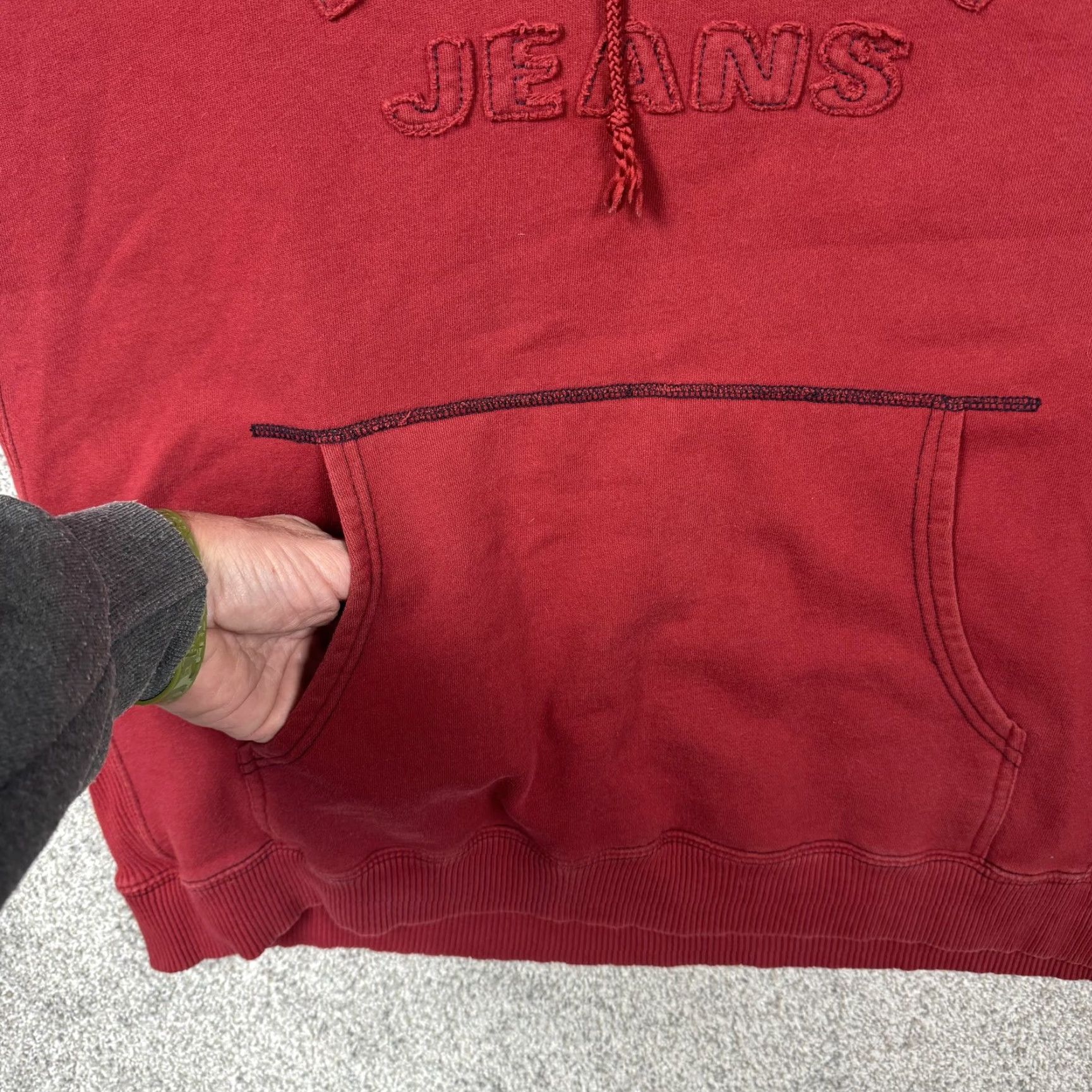 Vintage VINTAGE Hilfiger Denim Tommy Jeans Hoodie Mens L Red Fleece Embroidered Logo Tommy Jeans Graphic Print Pullover with Hood Pockets 2000s Y2K Era Size US L / EU 52-54 / 3 - 7 Thumbnail
