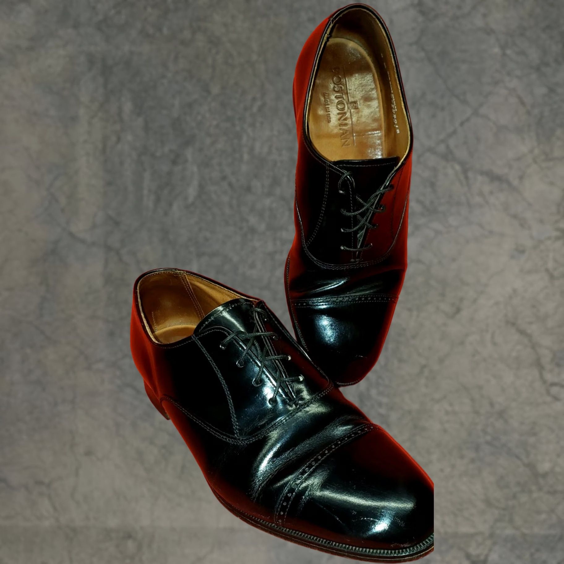 bostonian dress shoes Vintage Black Leather Wingtip Shoes, Men's 8.5 EEE formal structure that channels versatility by looking best with both jeans and dress pants Bostonian Men's Yorkton Wing Tip