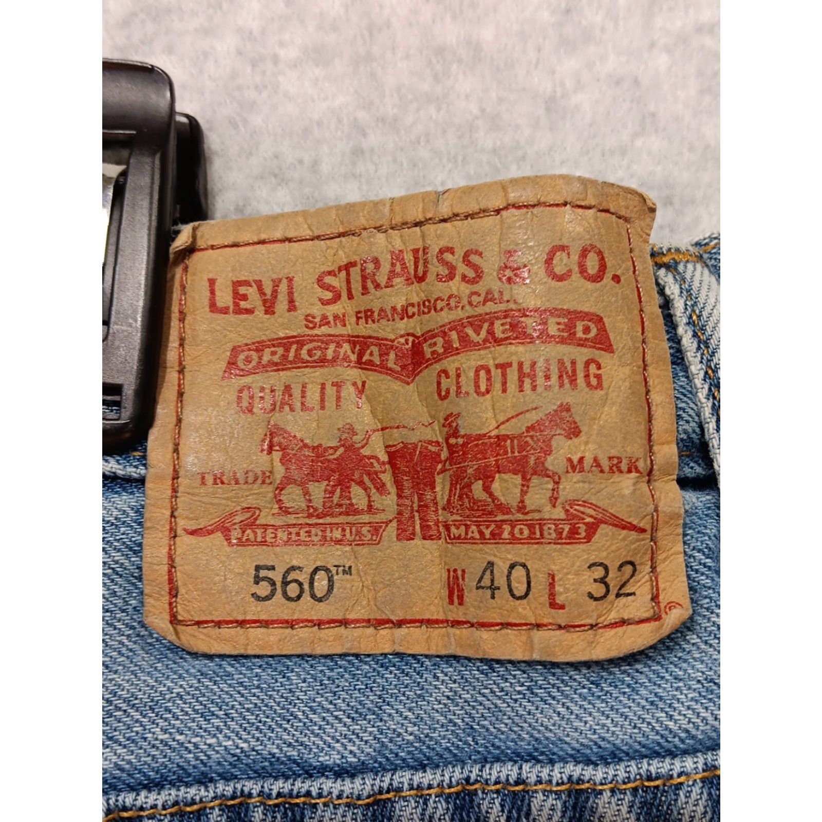 Levi's VINTAGE Levi's 560 Comfort Fit Jeans Men's 40x32 Blue Denim Pants Distressed 5-Pocket Design Size US 40 / EU 56 - 6 Thumbnail