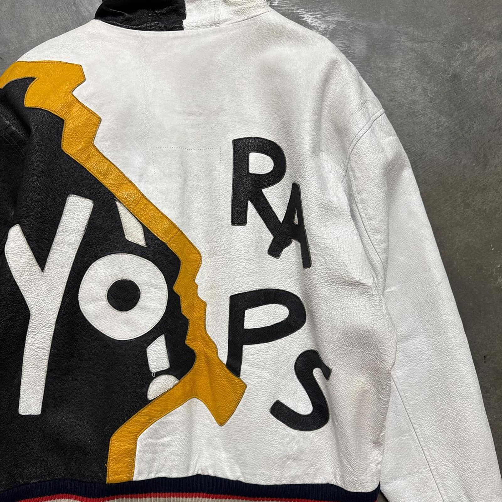 Vintage Vintage YO MTV RAPS Promo Hooded Rap HipHop Leather Jacket Size US M / EU 48-50 / 2 - 2 Thumbnail