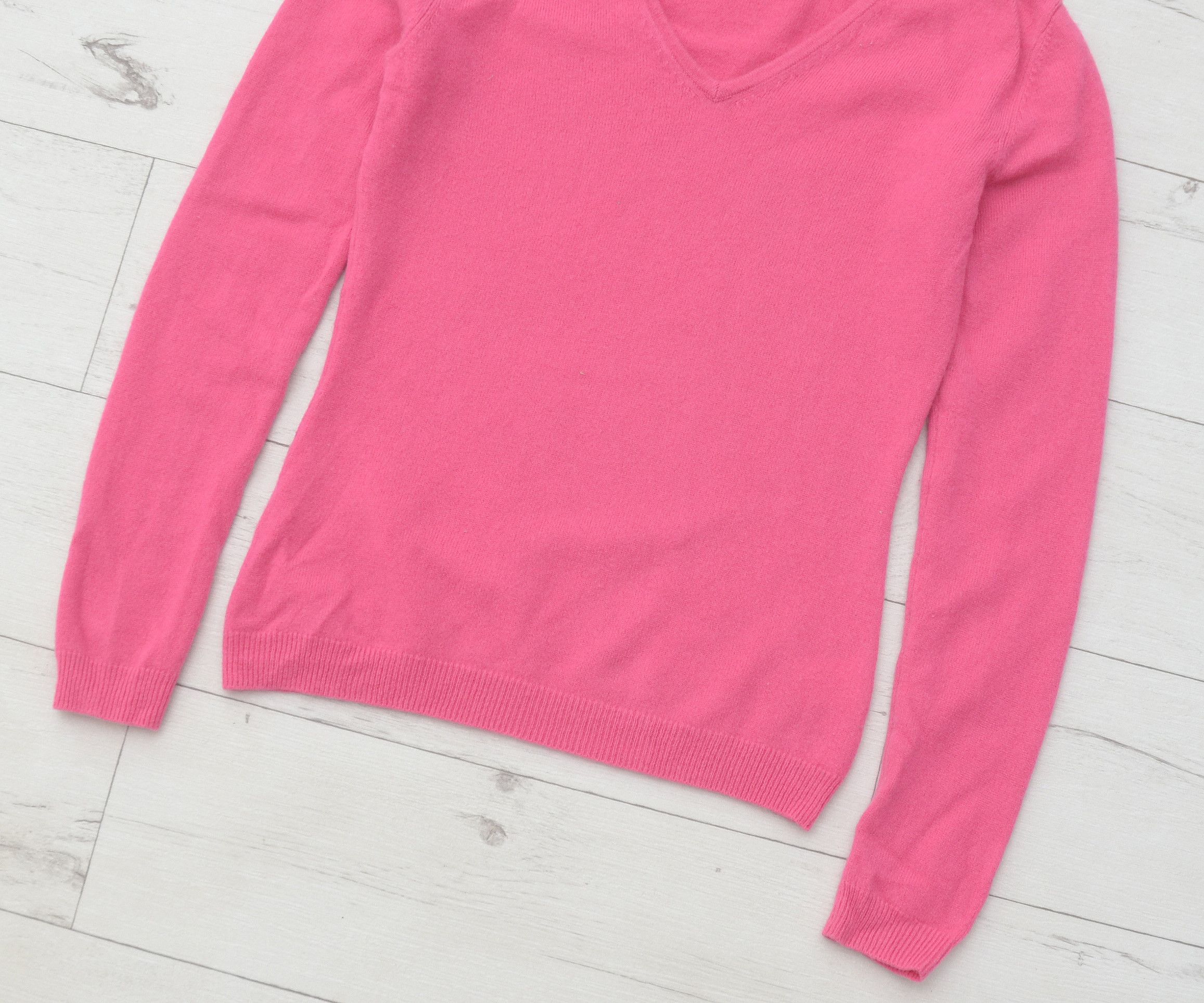Vintage Vintage Y2K 100% Cashmere Pink V-neck Jumper Sweater Barbie Size XXS / US 00 / IT 34 - 3 Thumbnail