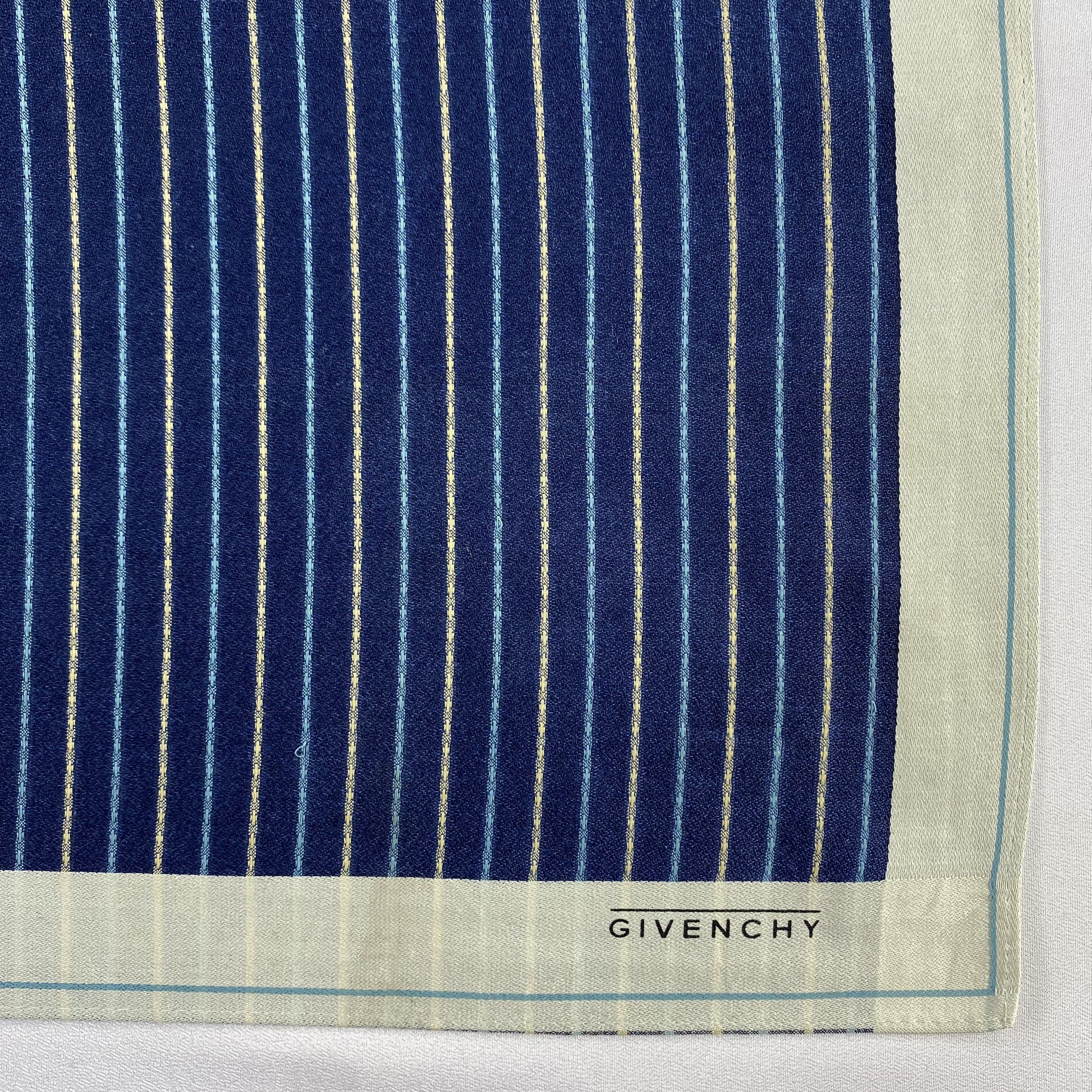 Vintage Givenchy Bandana/ Handkerchief / Neckerchief-P1003 Size ONE SIZE - 3 Thumbnail