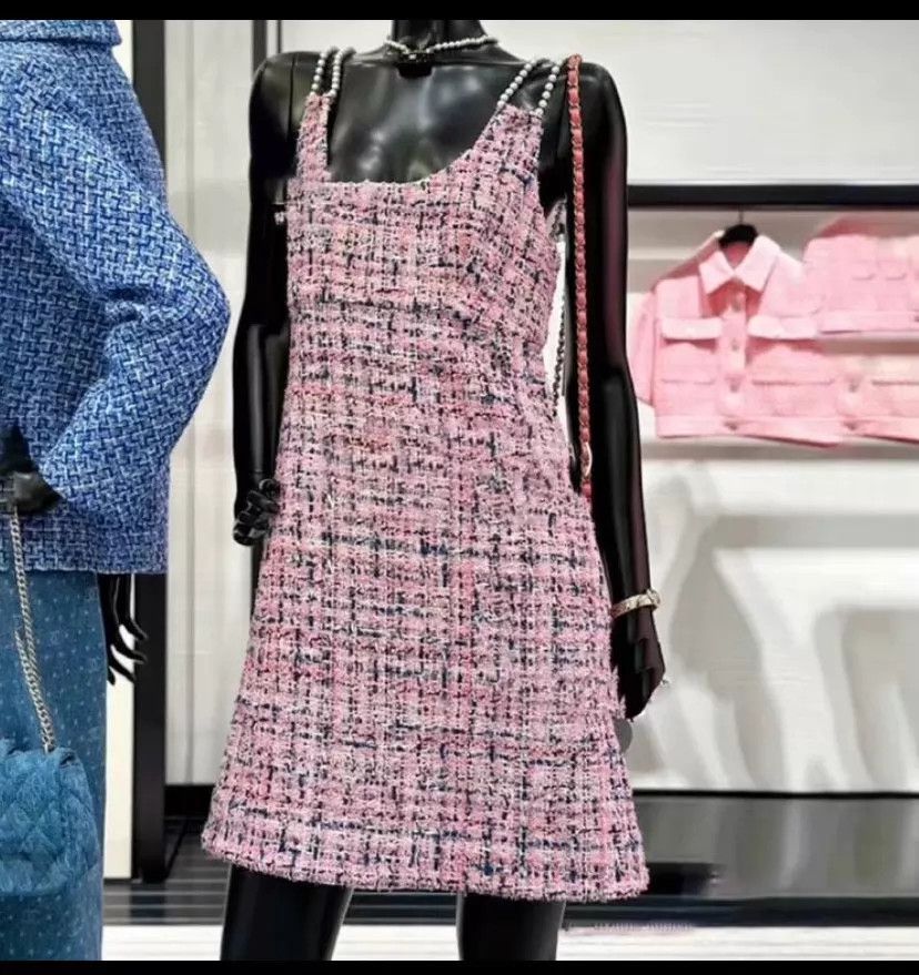 Chanel Chanel Pink Tweed Pearl Strap Dress 38 98 New Size S / US 4 / IT 40 - 4 Thumbnail