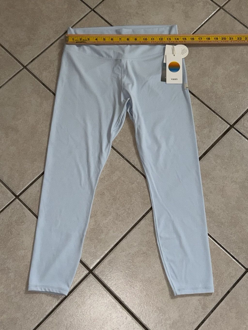 Vuori VUORI ALL THE FORM LEGGING 25” LIGHT MIST COLOR SIZE XL NWT Size 36" / US 14 / IT 50 - 3 Thumbnail