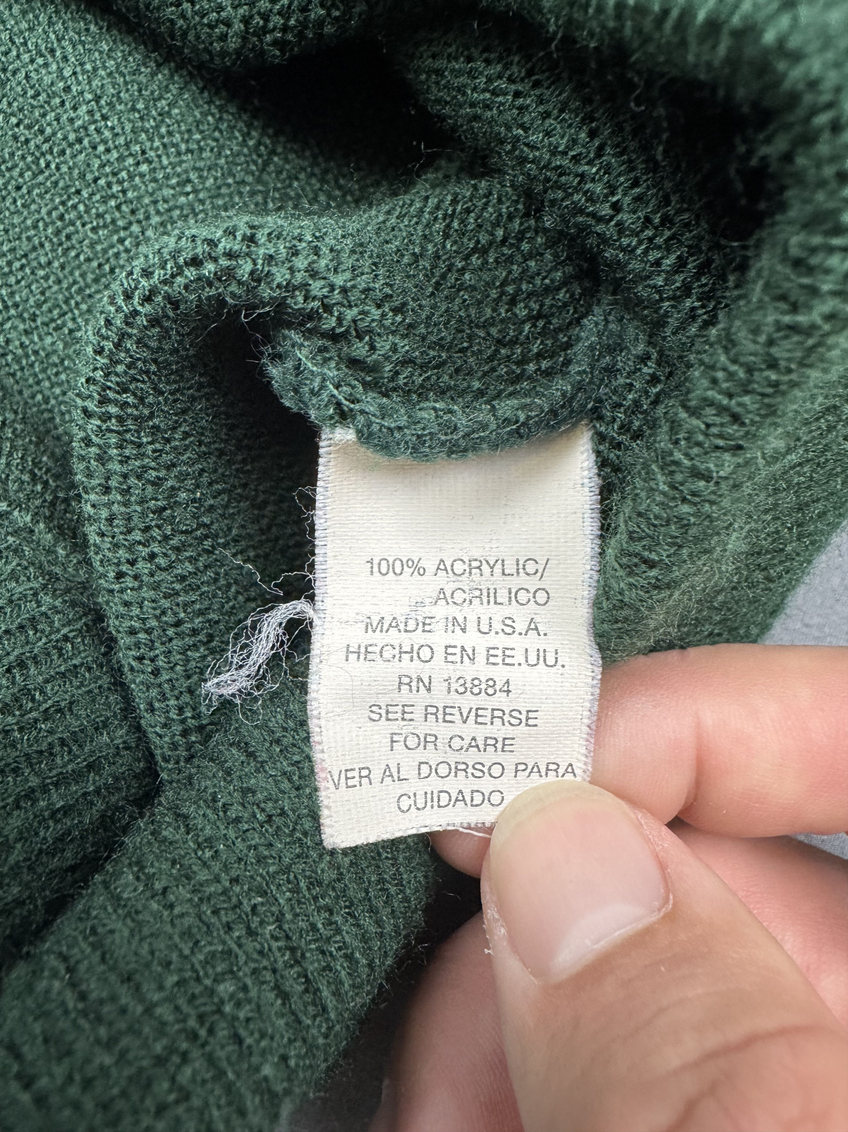 Izod Vintage Izod Acrylic Sweater V Neck Classic Logo USA Made Size US L / EU 52-54 / 3 - 5 Thumbnail