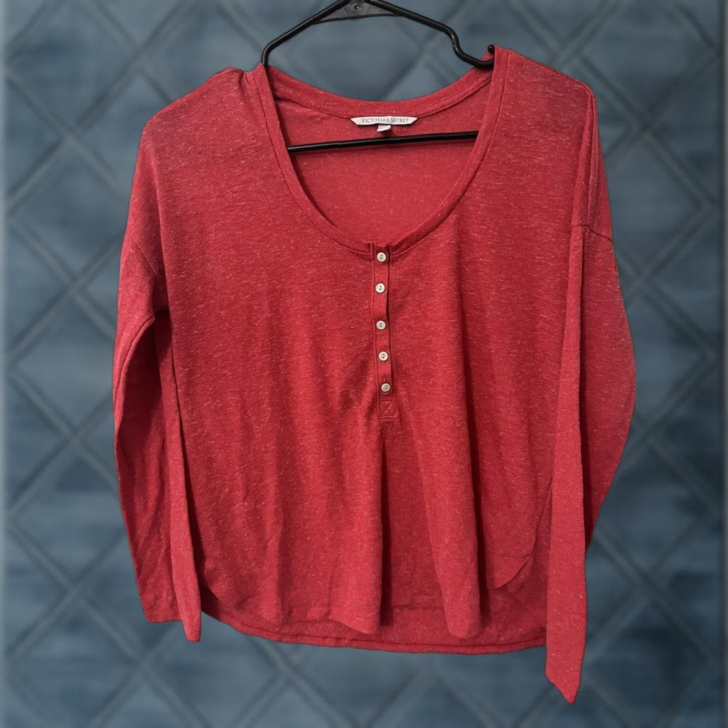 Victoria's Secret Victoria's Secret 1/2-Button Ribbed Top T-Shirt Tee Red Size XS Women Regular Long Sleeve 59% Cotton / 41% Polyester Size XS / US 0-2 / IT 36-38 - 1 Thumbnail