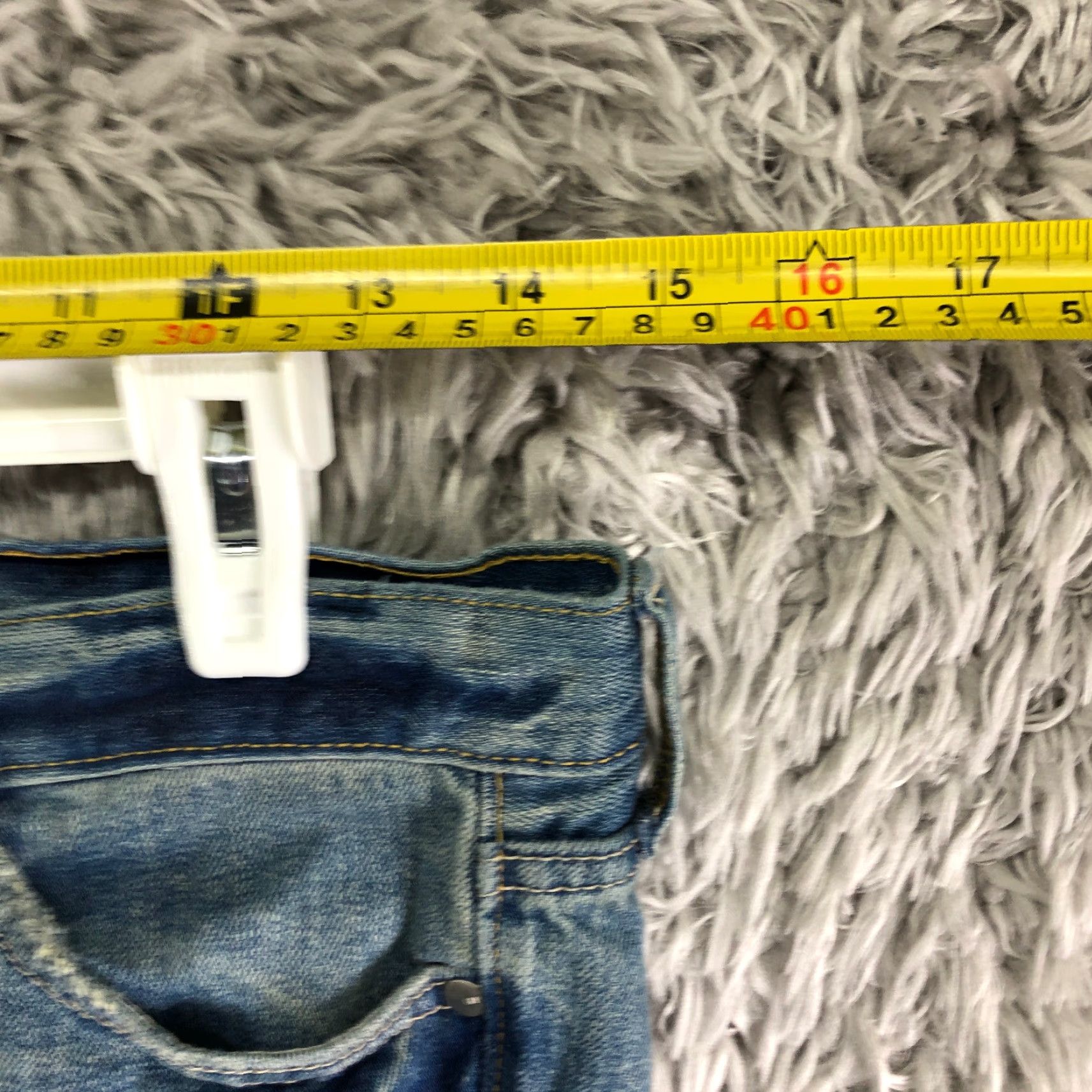 Gap Gap Womens Size 2 Jeans Capri Medium Wash Blue Denim 5-Pocket Regular Rise Zip Button Zipper US Gap 1969 Mens? Wait Size 26" / US 2 / IT 38 - 2 Thumbnail