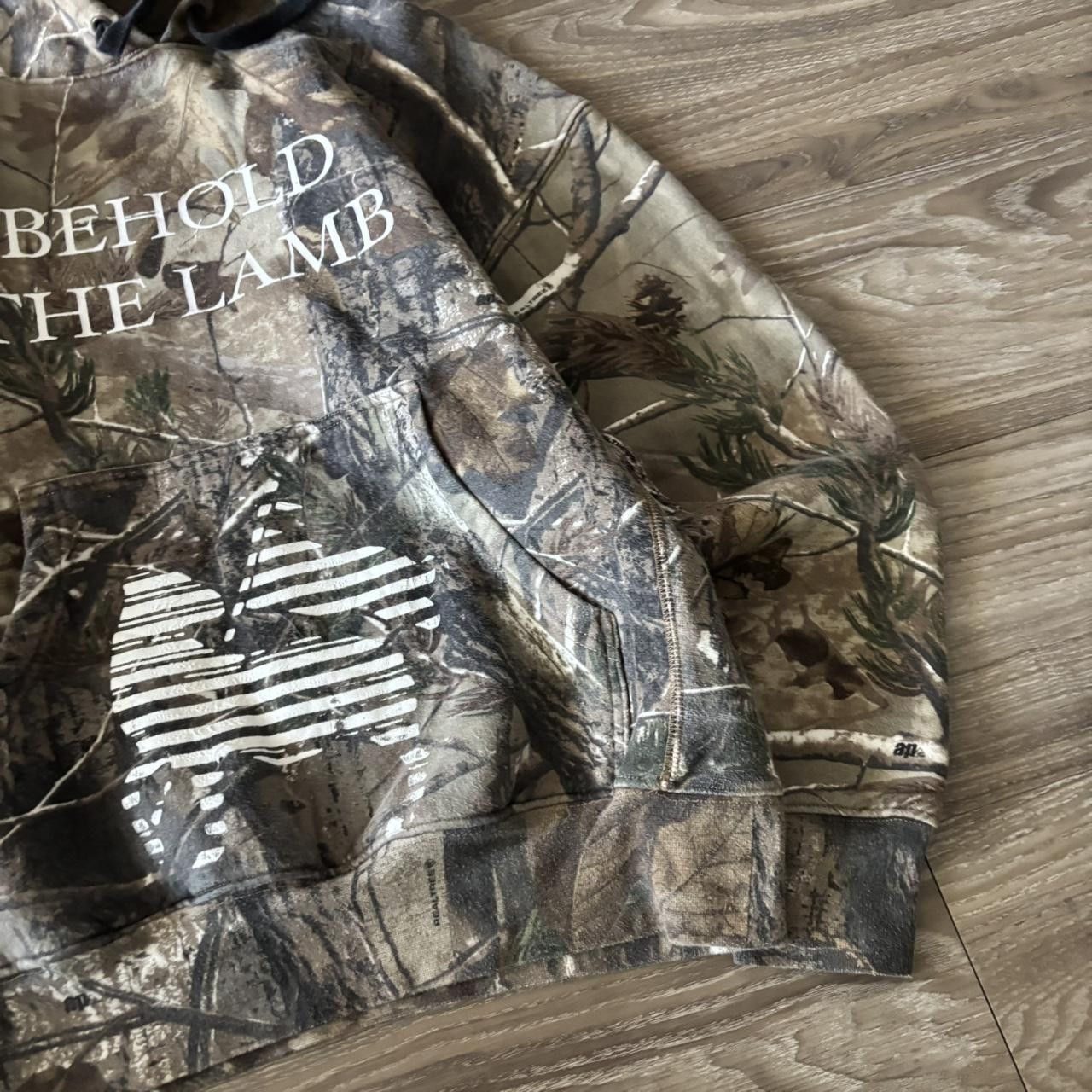 Redhead Crazy Vintage Y2K/2000s Realtree Camo Redhead “Behold The Lamb” Streetwear Hoodie! Size US S / EU 44-46 / 1 - 4 Thumbnail