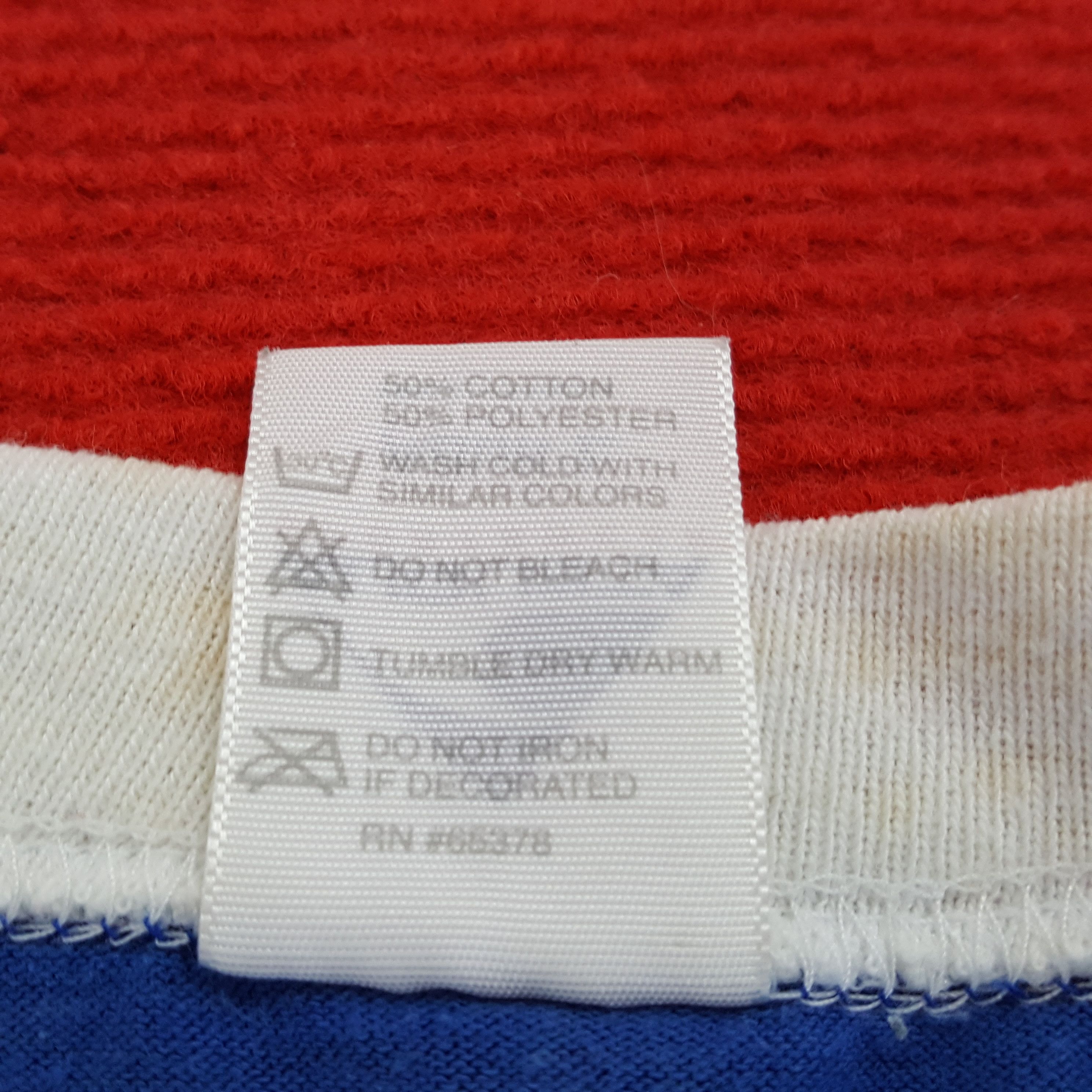 Vintage Trendsetter Center Design Tshirt Size US L / EU 52-54 / 3 - 7 Thumbnail