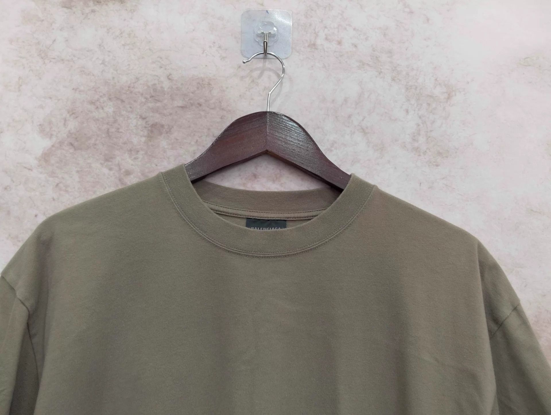 Balenciaga Balenciaga Military Green Short Sleeve T-Shirt S Size US S / EU 44-46 / 1 - 3 Thumbnail