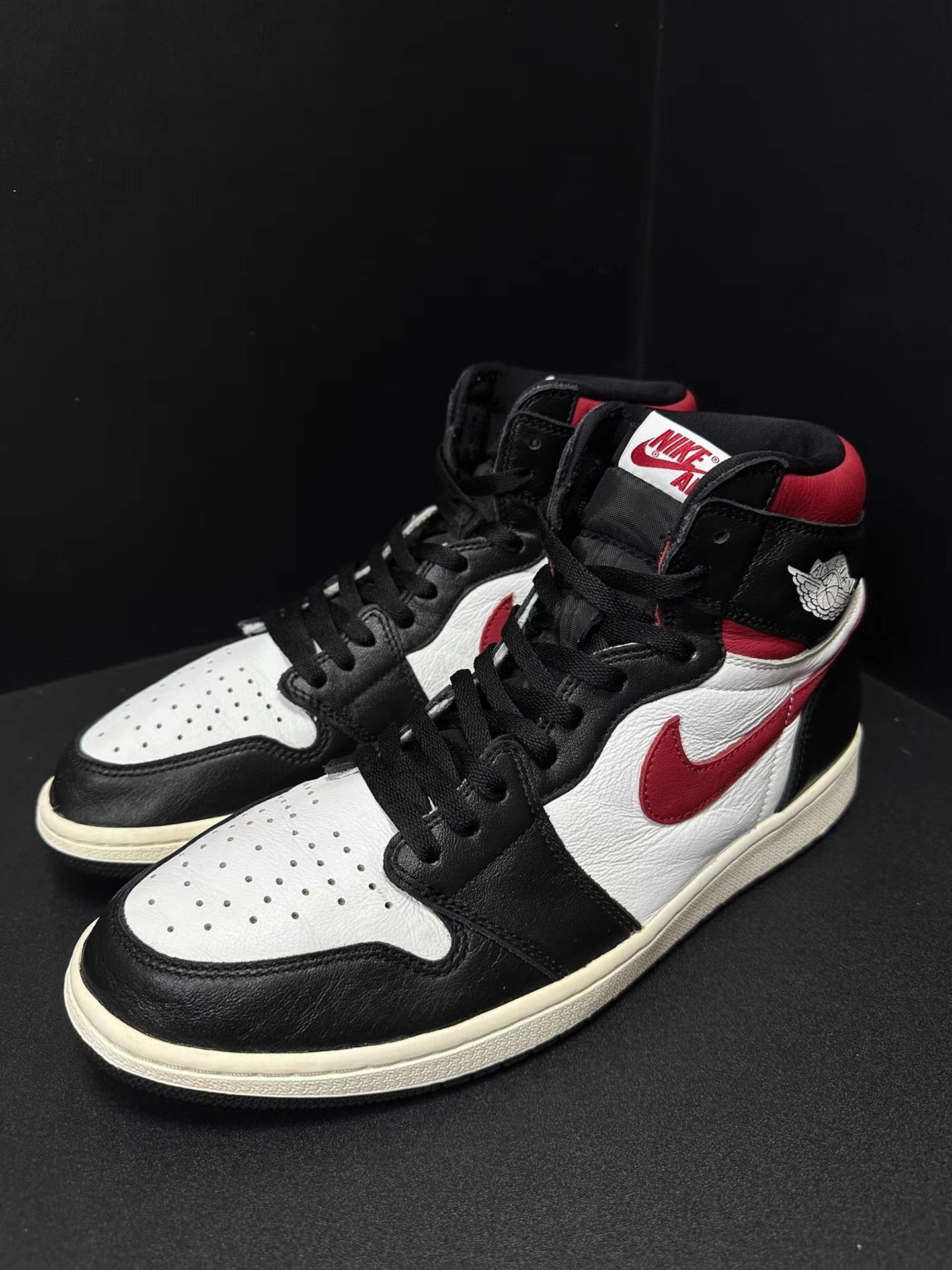 Nike Air Jordan 1 Black Toe Red Logo Ｑ20 Size US 13 / EU 46 - 1 Thumbnail