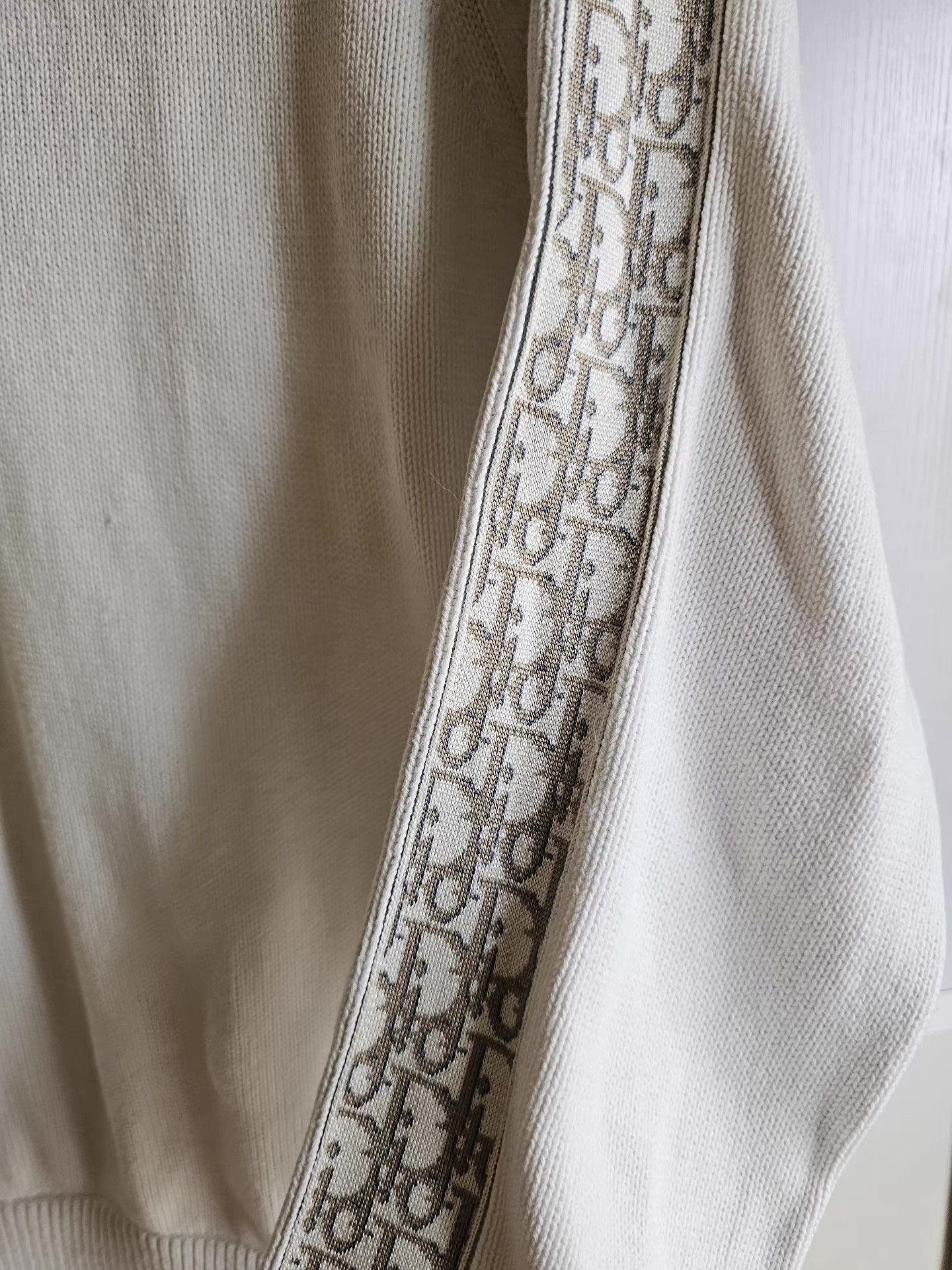 Dior Dior beige knit sweater with jacquard sleeves, Size US M / EU 48-50 / 2 - 3 Thumbnail