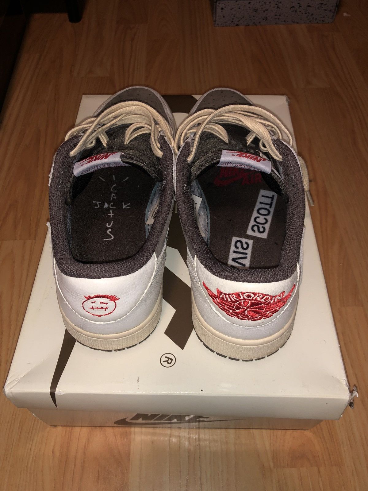 Nike × Travis Scott Travis Scott Air Jordan 1 Retro Low Reverse Mocha - Size 9 Size US 9 / EU 42 - 3 Thumbnail