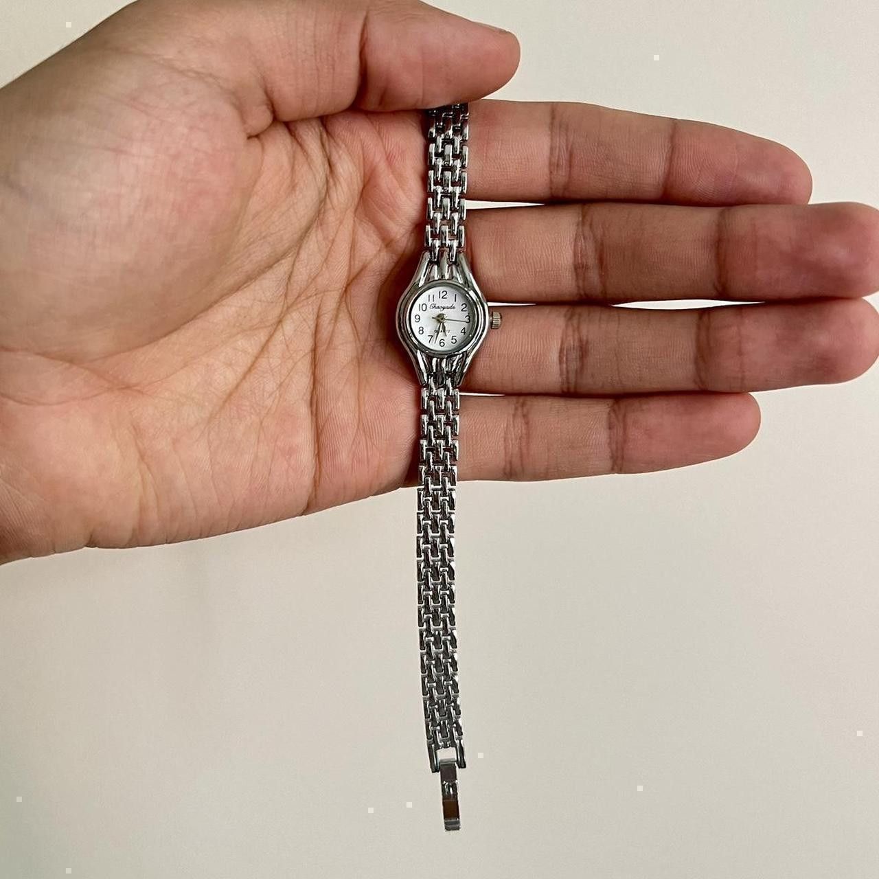 Vintage silver slim classy round stainless steel quartz watch Size ONE SIZE - 4 Thumbnail