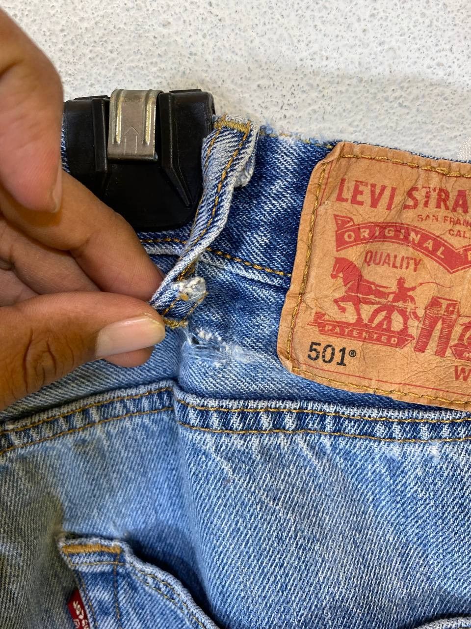 Levi's levis 501 lightwash denim nice design Size US 40 / EU 56 - 7 Thumbnail