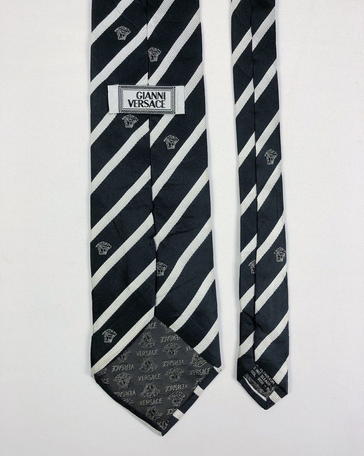 Versace Rare Vintage Gianni Versace Medusa Silk Tie Made in Italy Size ONE SIZE - 5 Thumbnail