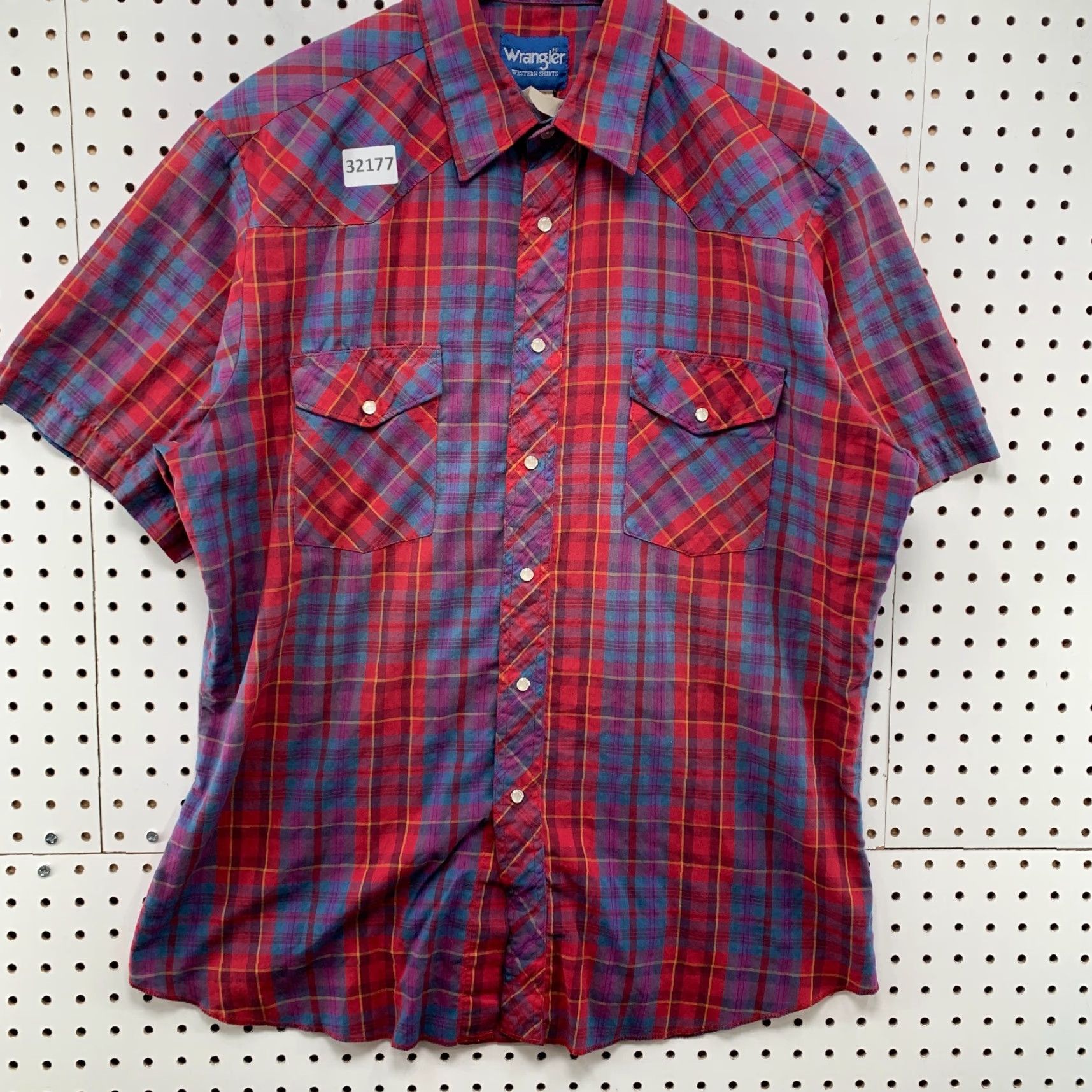 Wrangler VINTAGE Wrangler Western Snap Shirt Mens Large Red Blue Plaid Short Sleeve Size US L / EU 52-54 / 3 - 6 Thumbnail