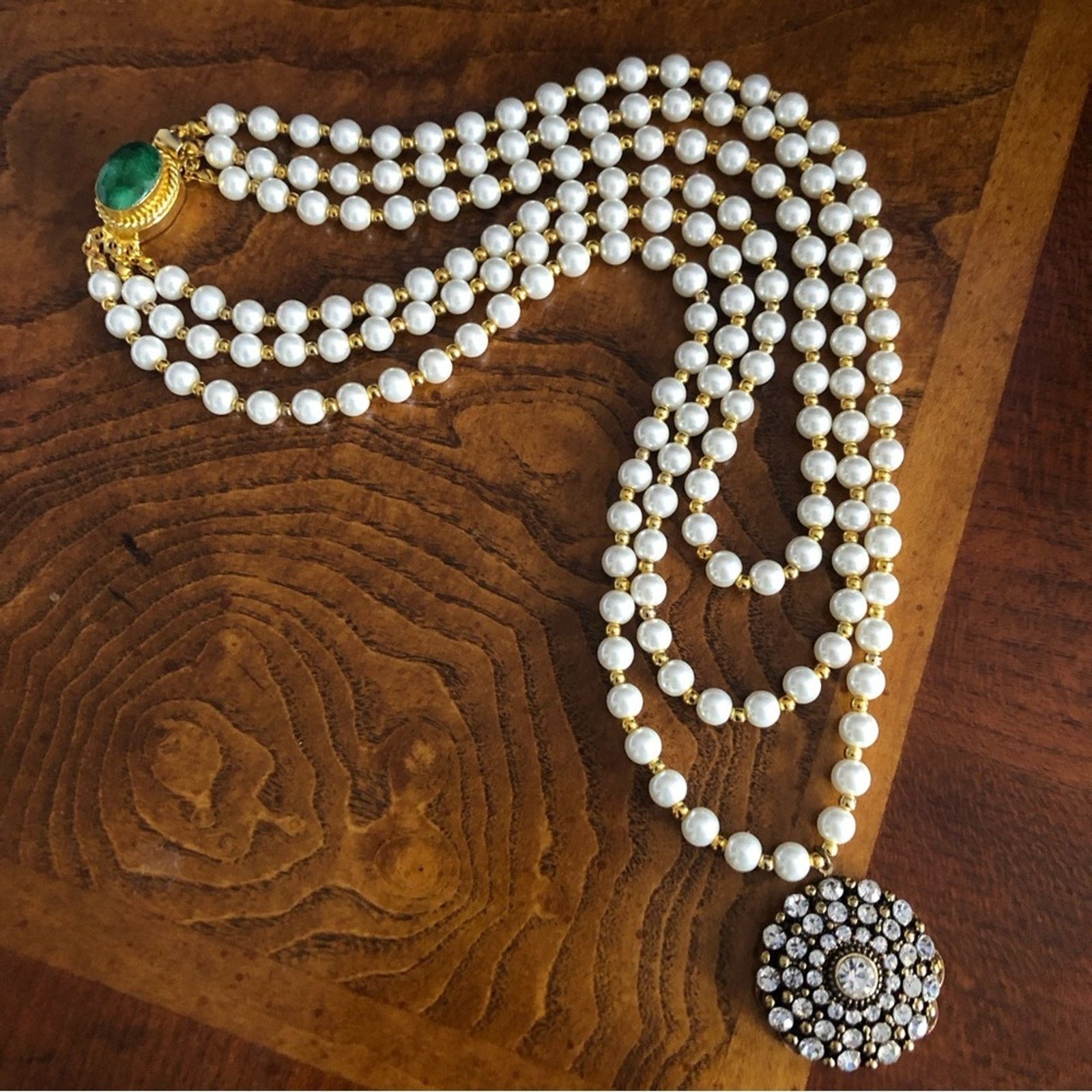 Handmade Handcrafted cream Pearl genuine emerald necklace Size ONE SIZE - 10 Thumbnail