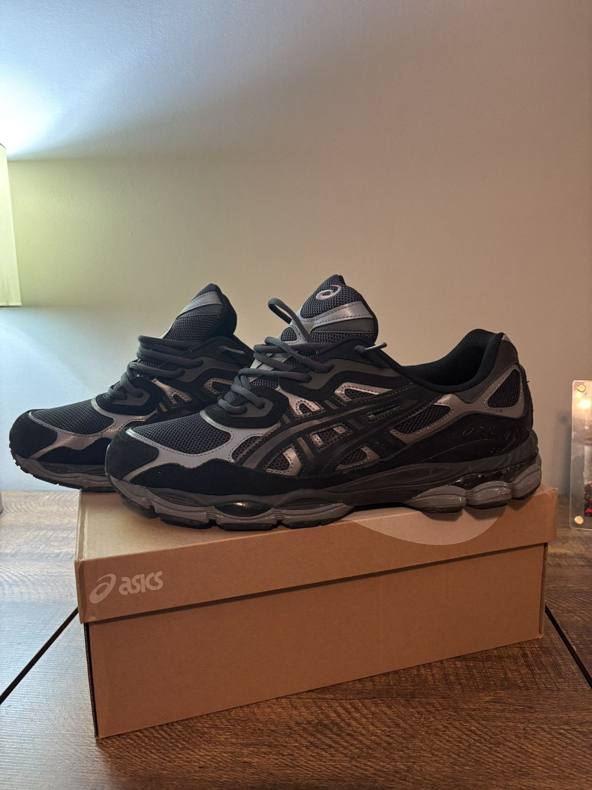 Asics Gel nyc Size US 13 / EU 46 - 1 Thumbnail