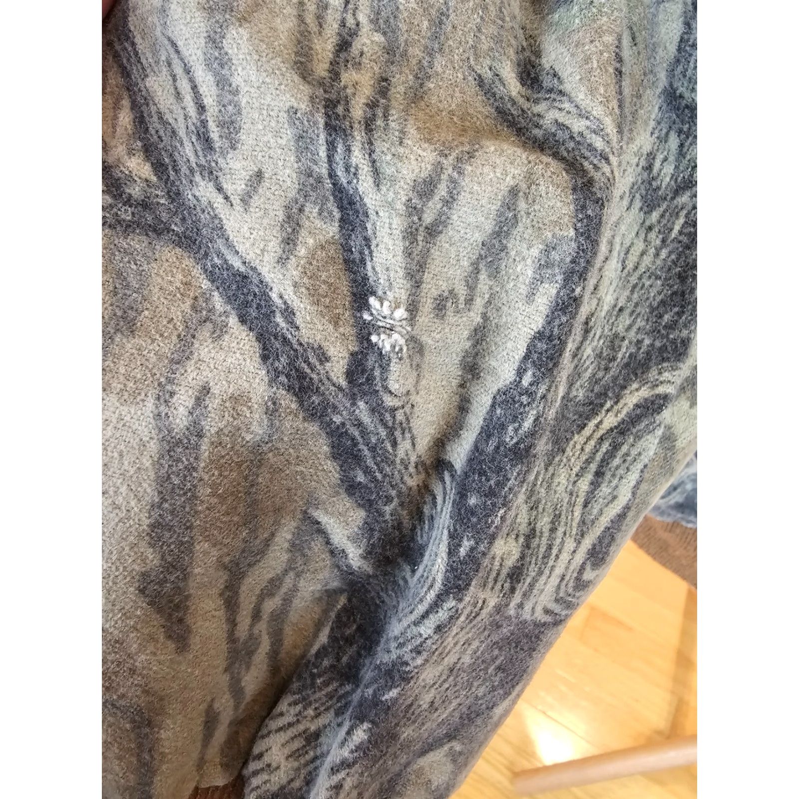 Vintage VINTAGE MOSSEY OAK BOMBER JACKET Mens Size XL CAMO TREE Cotton Lined Made in USA 90s Cross Chest 27 Neck to Cuff 32 Top to Bottom 25 Size US M / EU 48-50 / 2 - 7 Thumbnail