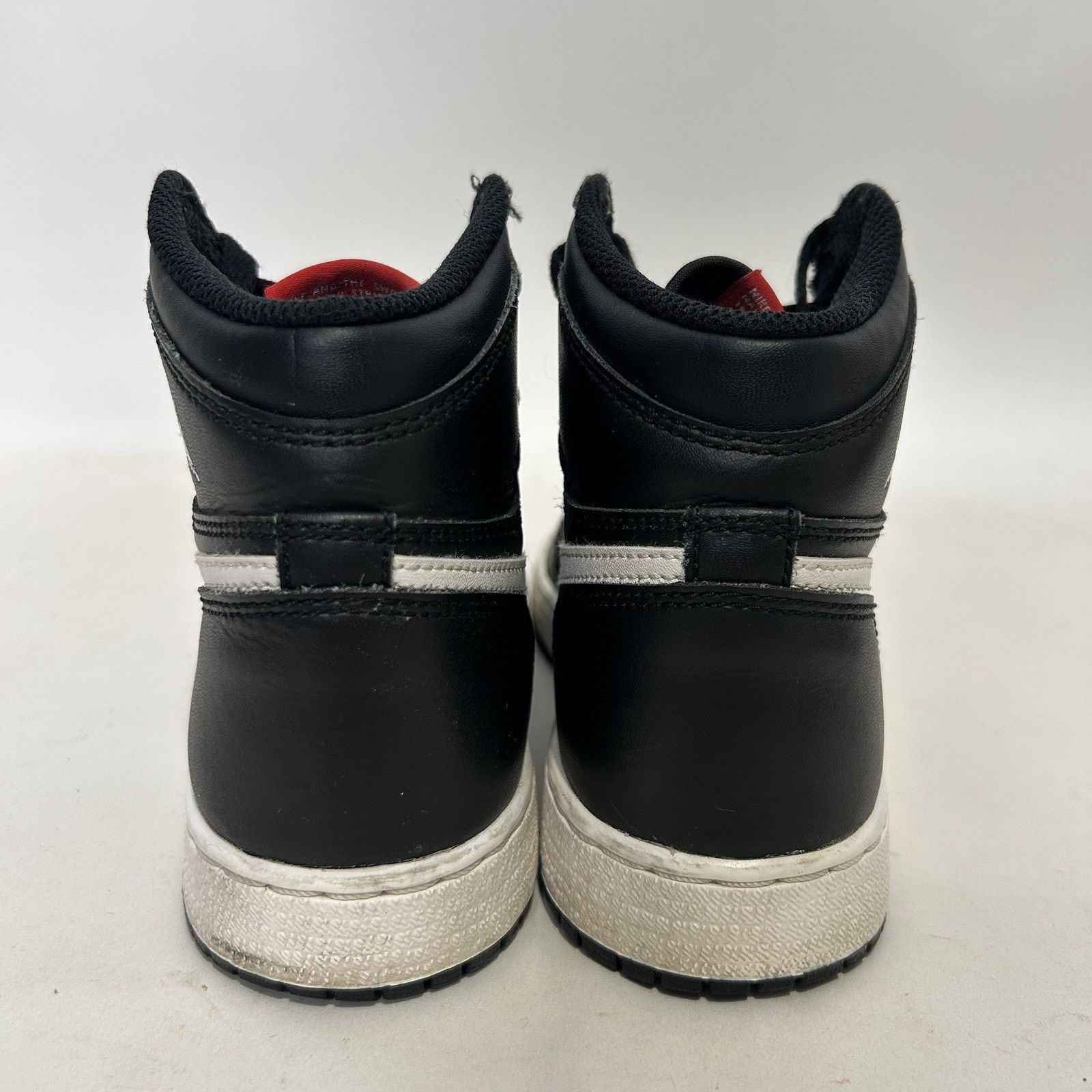 Nike Nike Air Jordan 1 Retro High BG “Black White/Ying Yang” Size US 5.5 / IT 35.5 - 5 Thumbnail