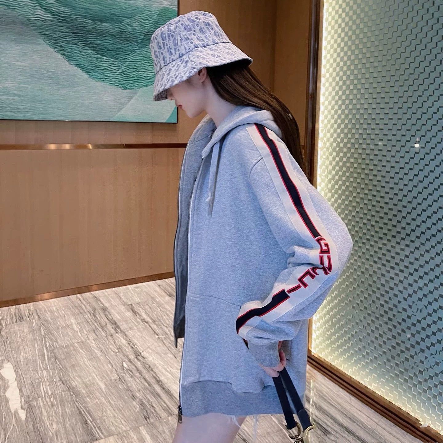 Gucci gucci gray zip-up hoodie with logo stripes Size US XL / EU 56 / 4 - 6 Thumbnail