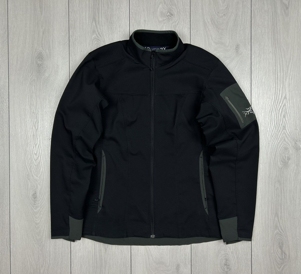 image of Arcteryx Arc’Teryx Light Jacket Size M in Black, Women's